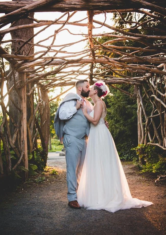 Wedding: J&amp;J's Summer Garden Wedding | Garden At Elm Bank