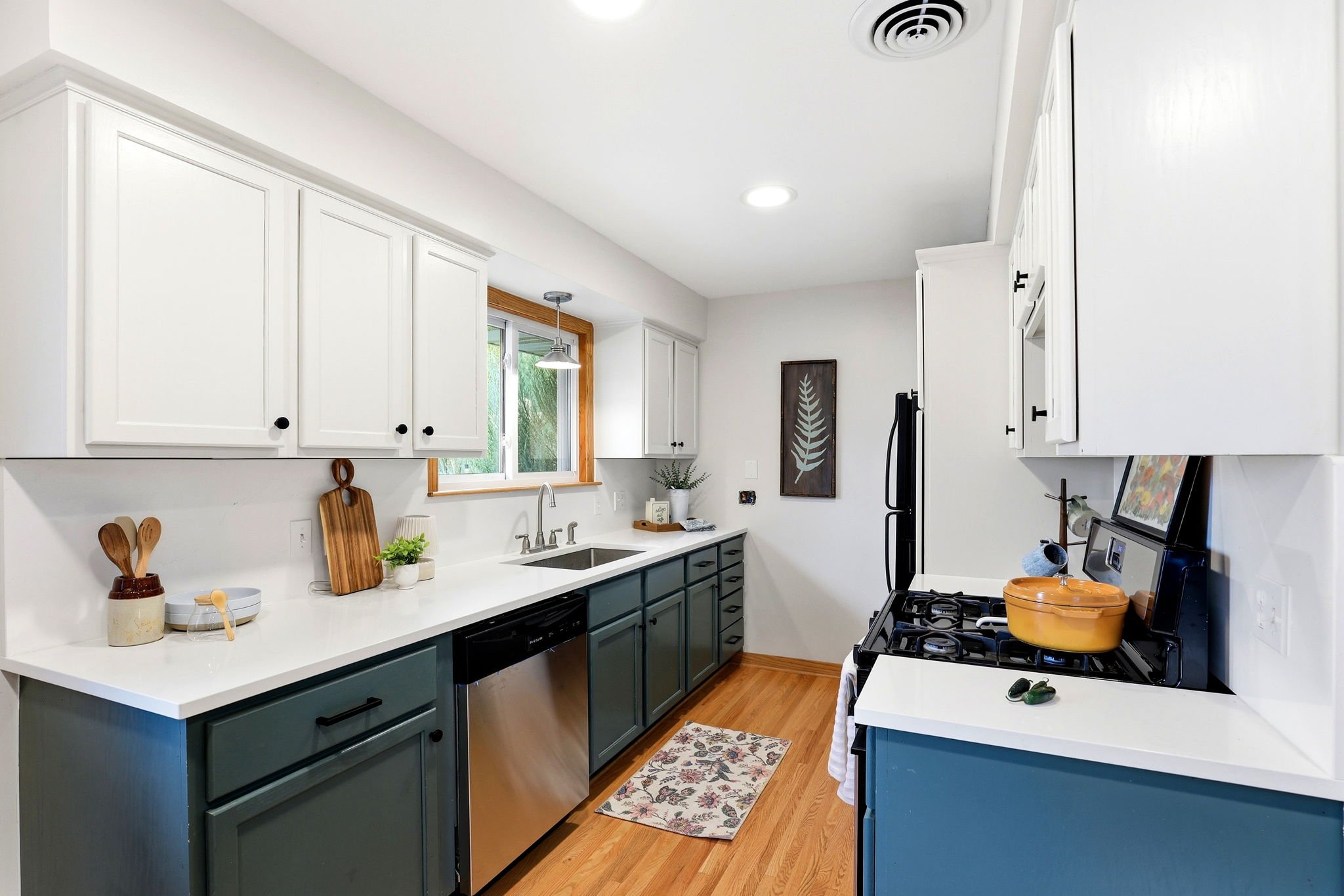 8-web-or-mls-8502-Upper-206th-St-W-08.jpg