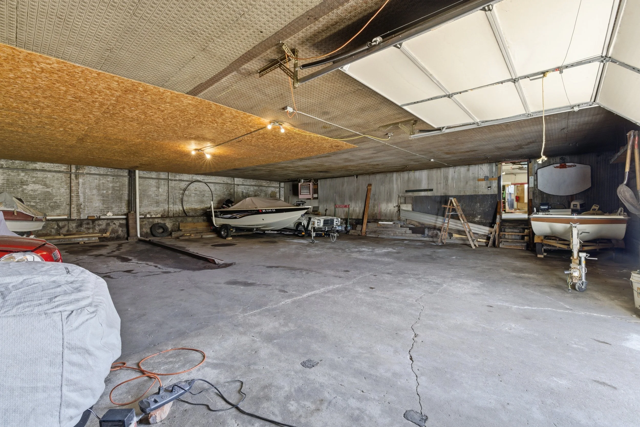 22-Interior.jpg