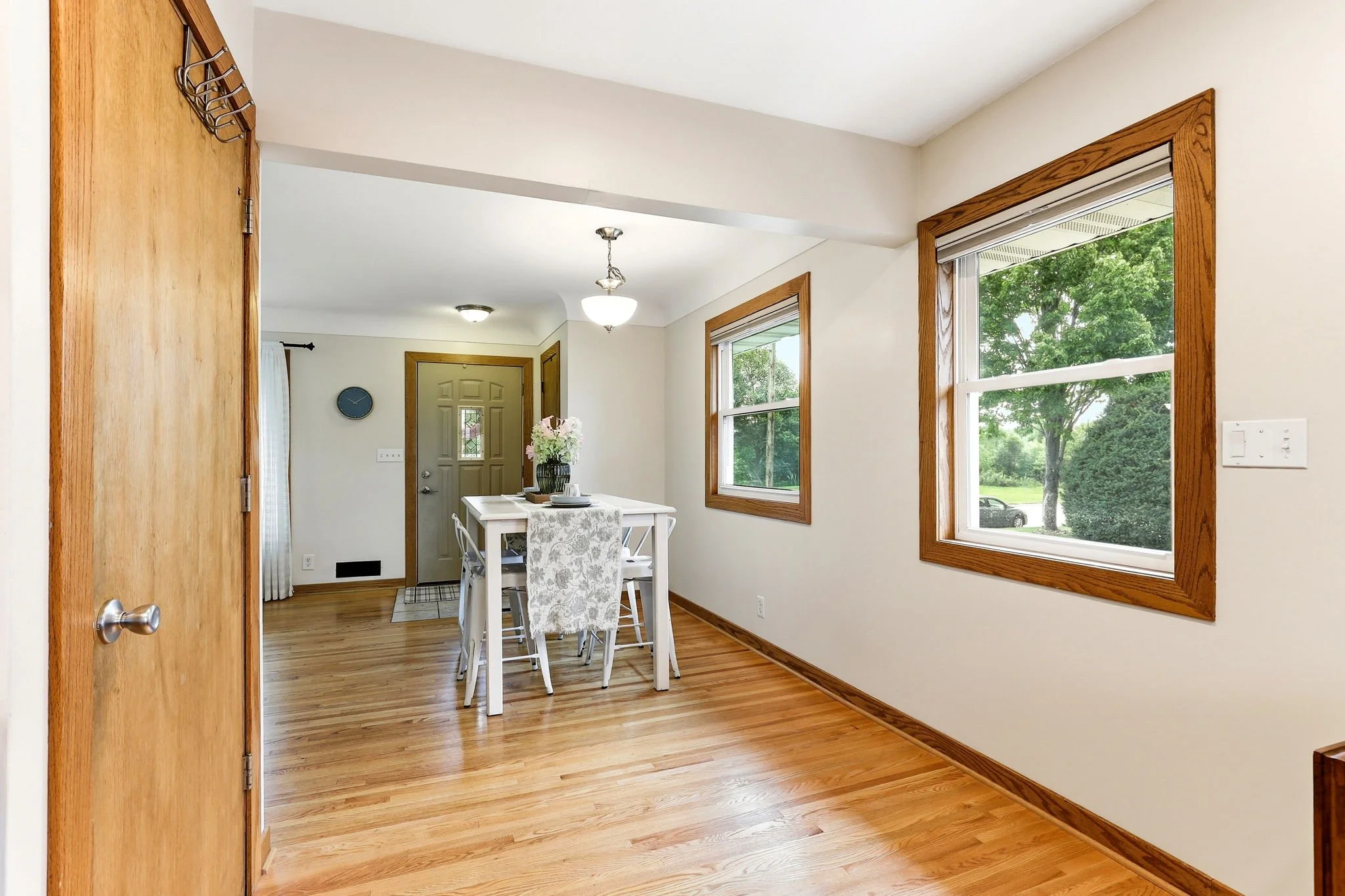 7-web-or-mls-8502-Upper-206th-St-W-07.jpg