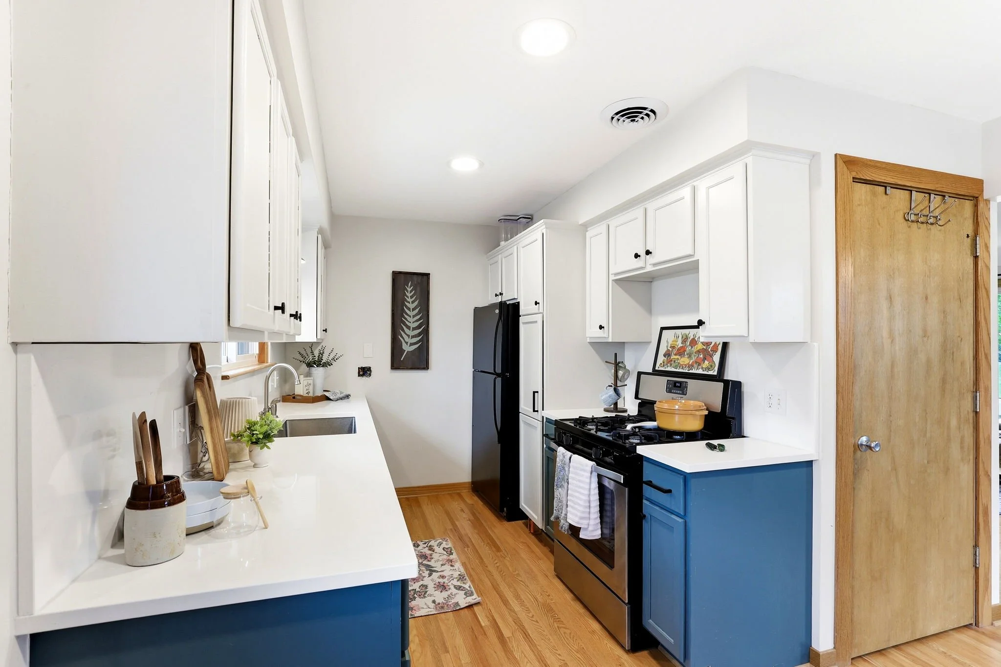 10-web-or-mls-8502-Upper-206th-St-W-10.jpg