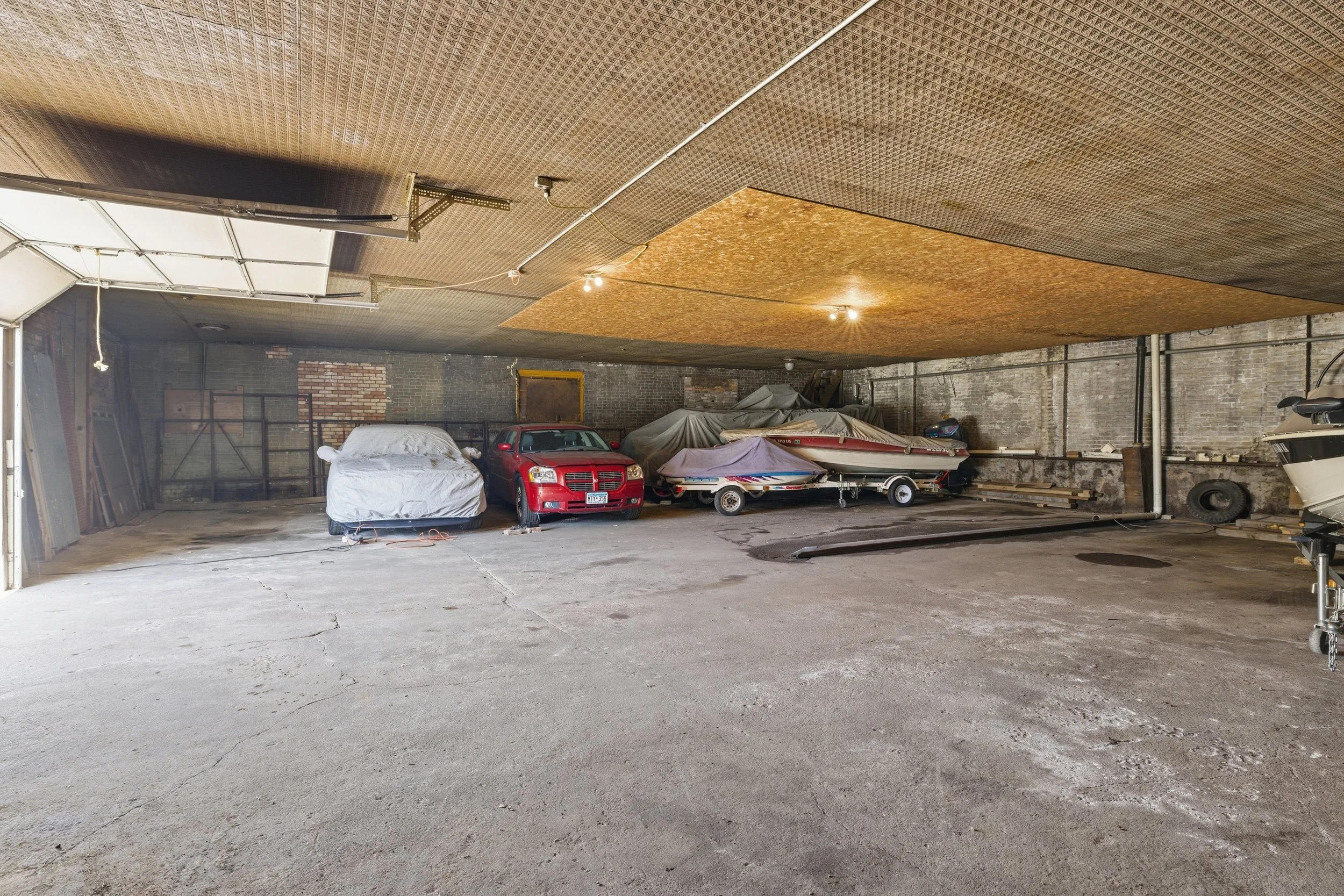 21-Interior.jpg