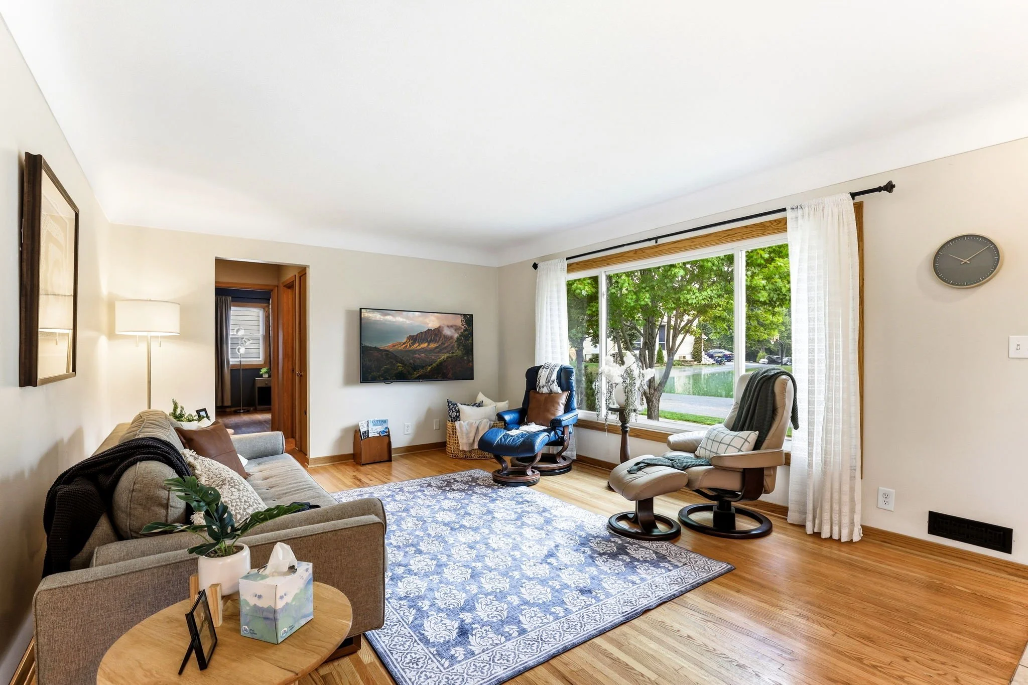 4-web-or-mls-8502-Upper-206th-St-W-04.jpg