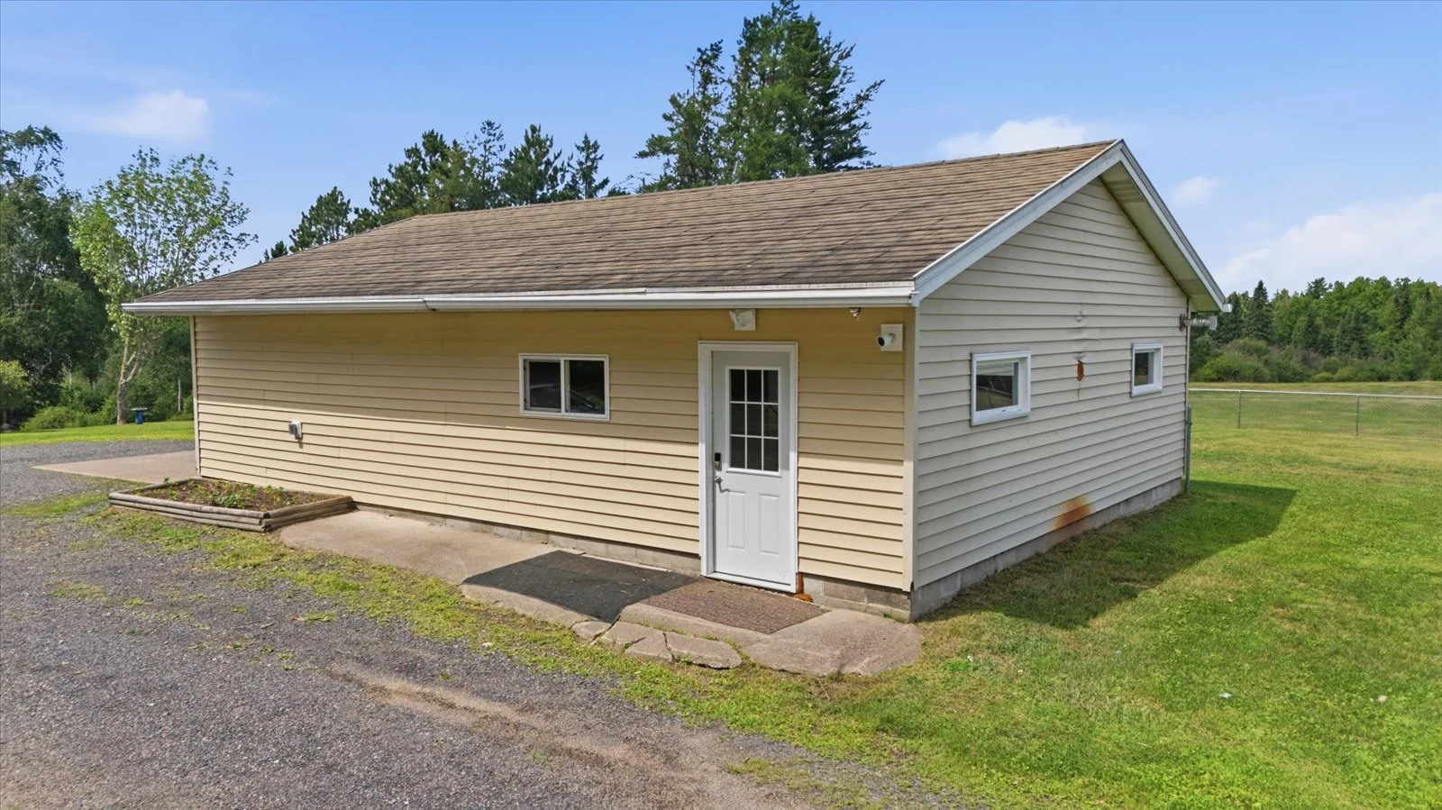 37-Exterior.jpg