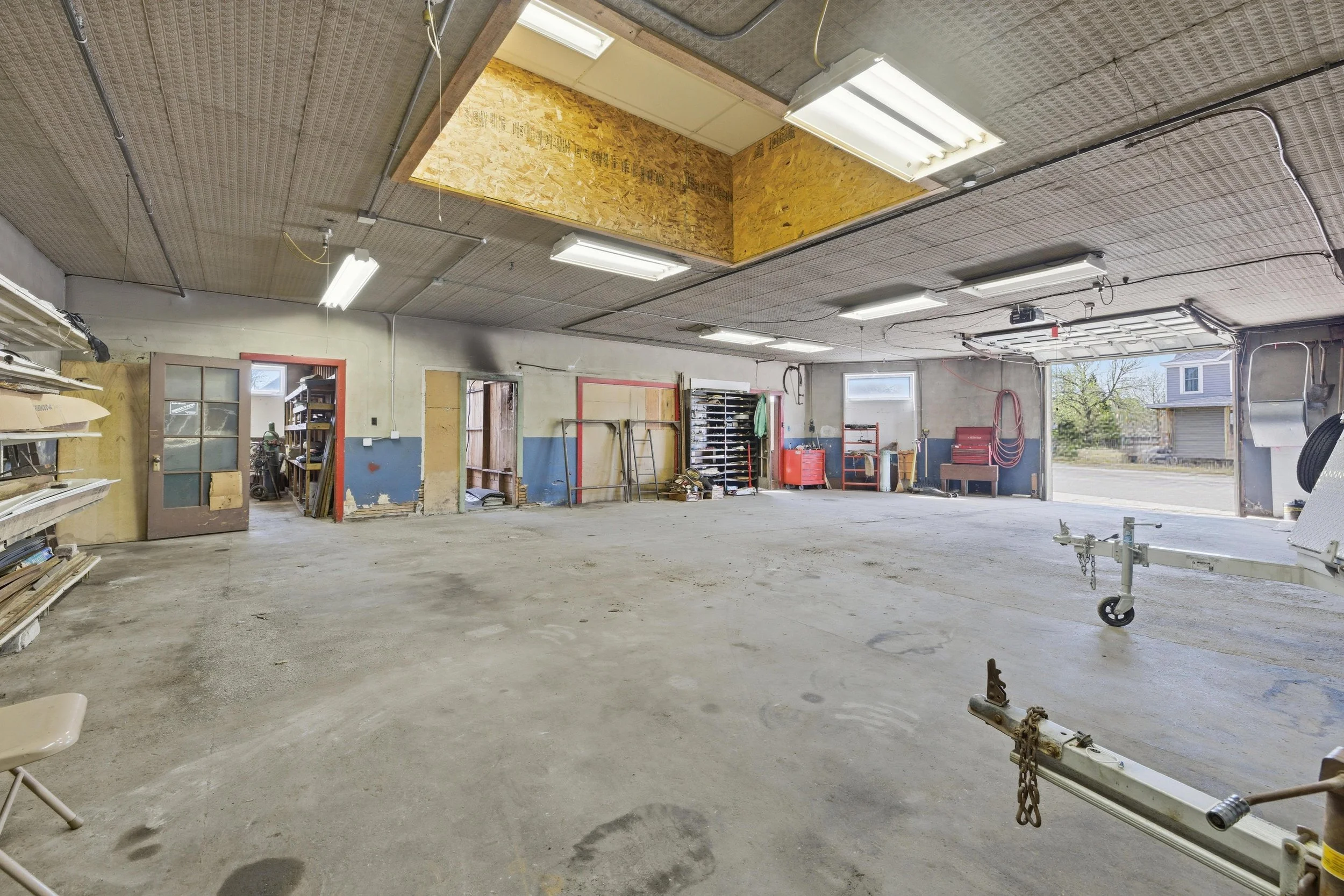 15-Interior.jpg