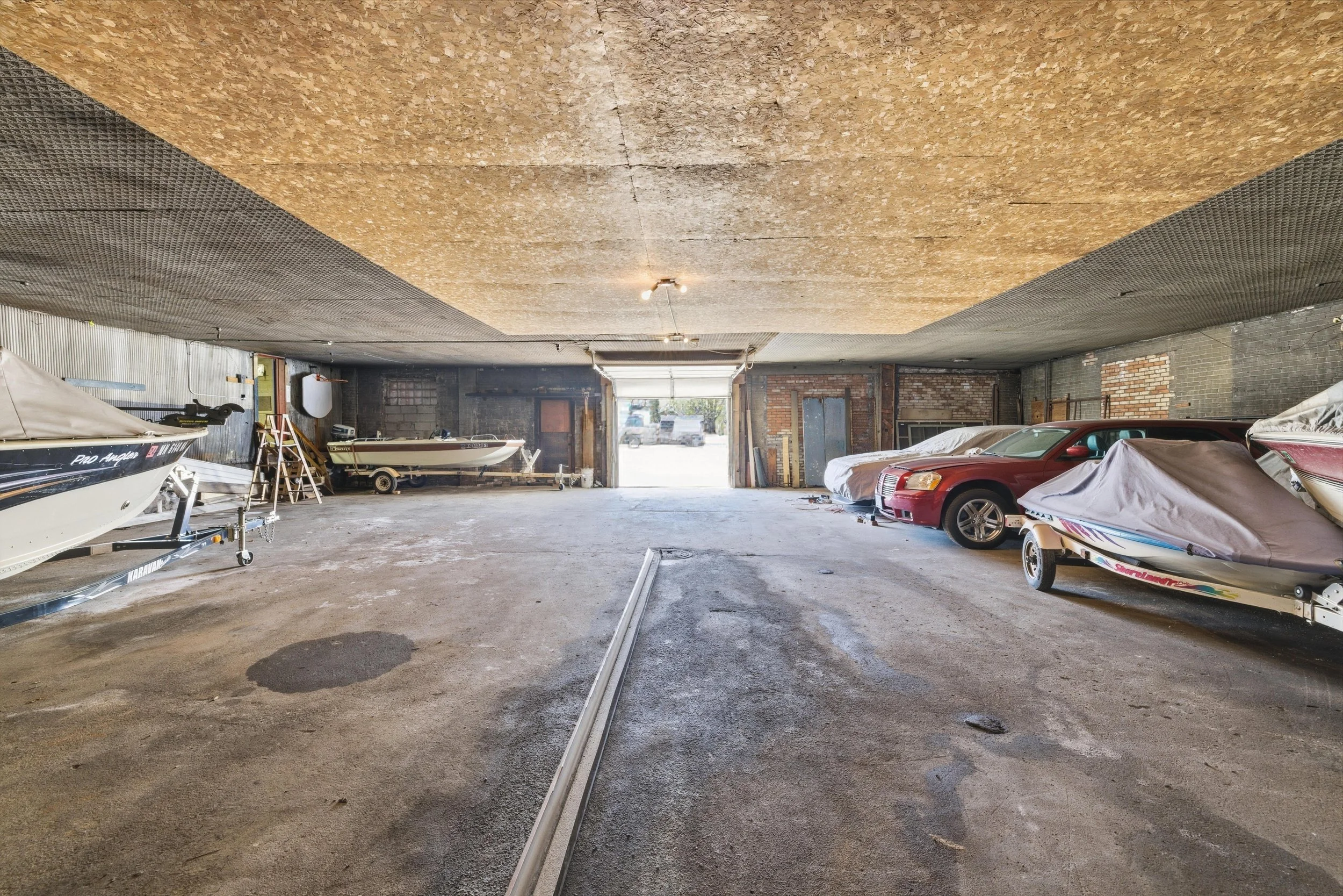 23-Interior.jpg