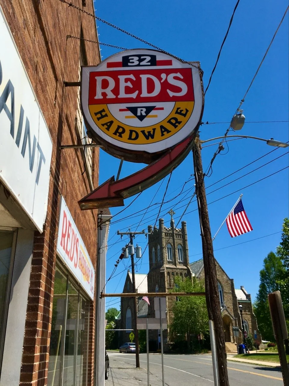 Hardware-Store-Signs-Installation - 1.jpeg