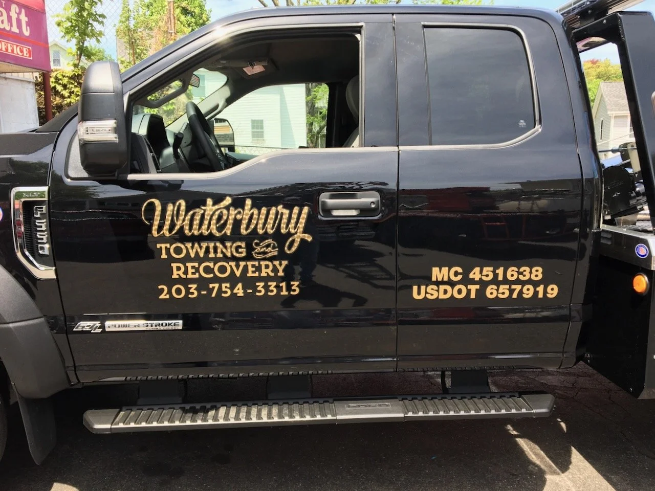 Vehicle Lettering & Graphics