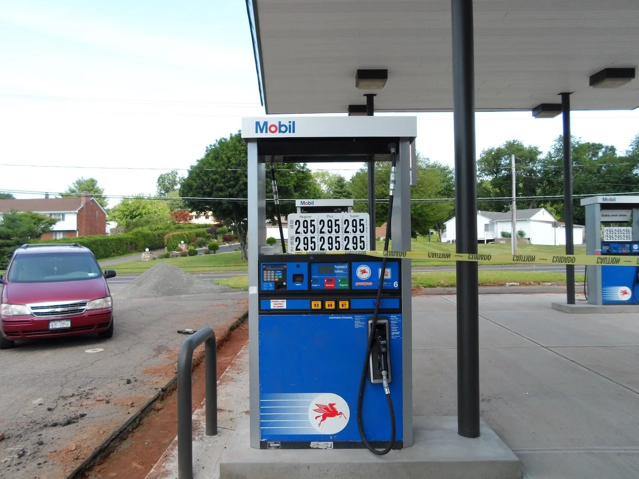 Connecticut-GasStations-Signs - 2.jpeg