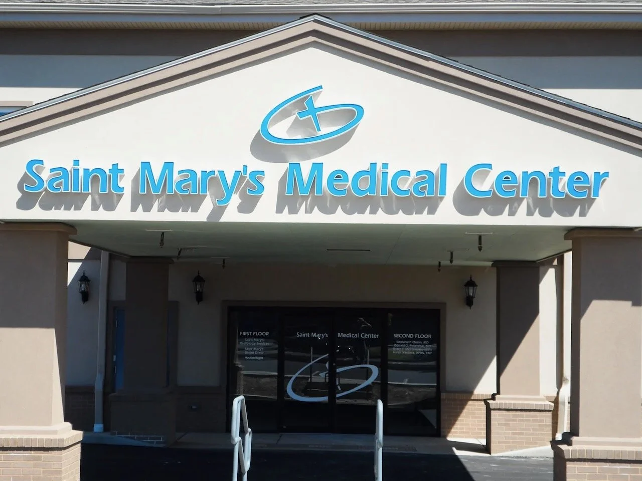 Medical-Center-Sign-LED-Lettering - 1.jpeg