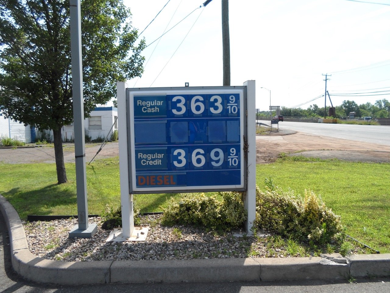 Connecticut-GasStations-Signs - 1.jpeg