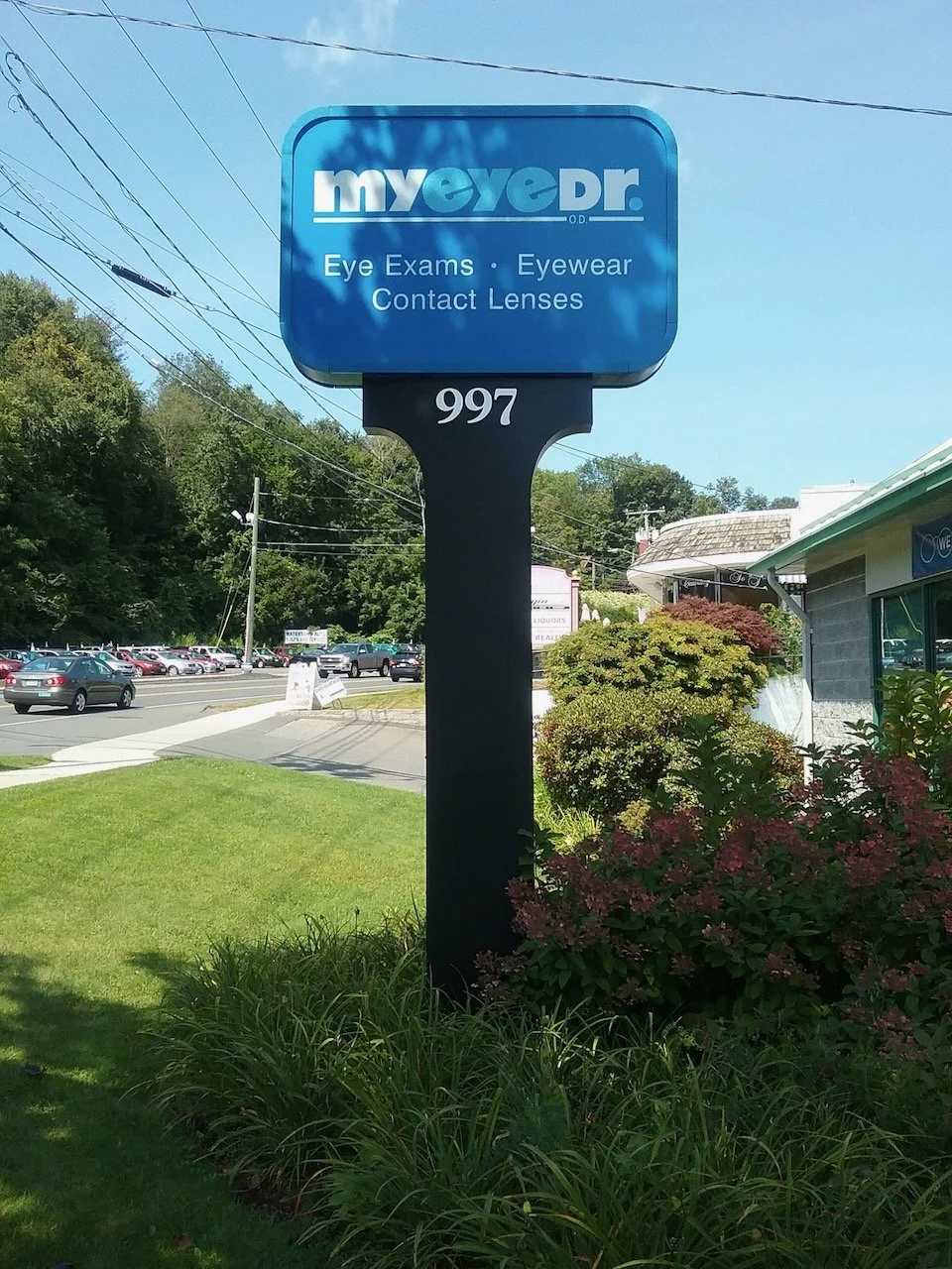 Eye-Doctor-Building-Signs - 2.jpeg