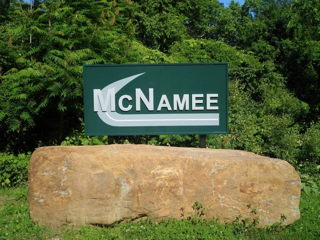 Connecticut-Monument-Signs - 1.jpeg