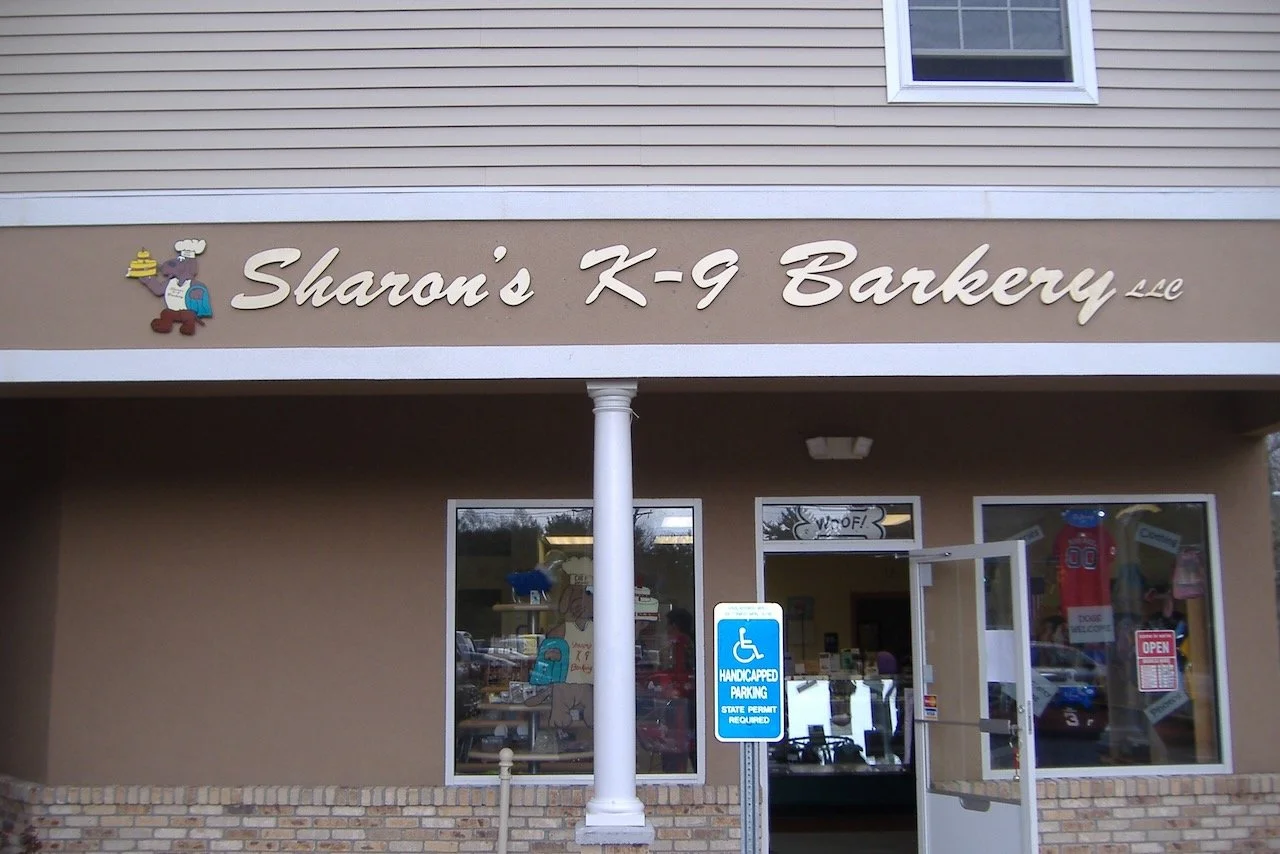 Connecticut-Pet-Store-Signs - 1.jpeg