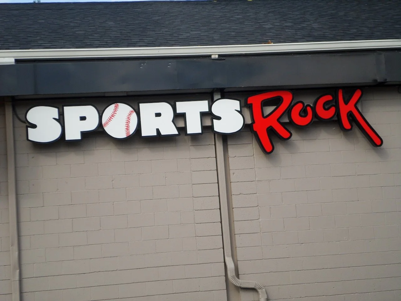 Connecticut-Sports-Rock-Signs - 2.jpeg