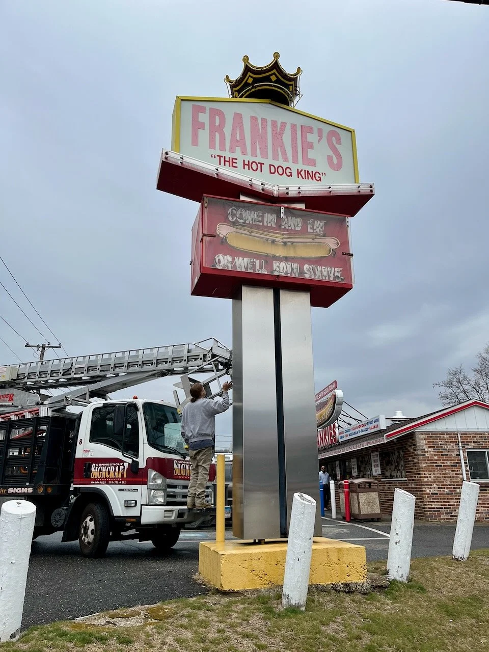 Custom-Vertical-Sign-For-Restaurant - 1.jpeg