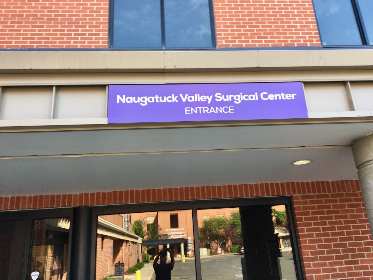 Medical-Center-Entrance-Box-Sign - 1.jpeg