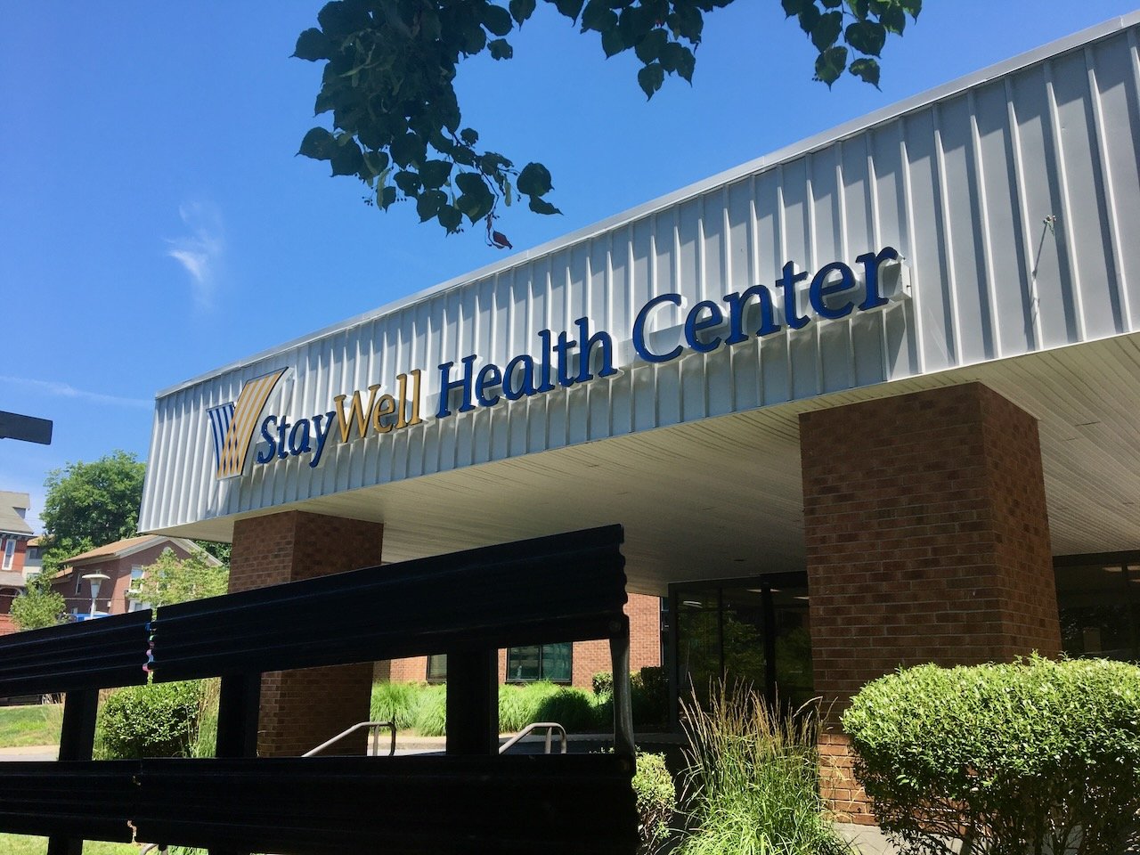 Stay-Well-Medical-Center-Sign-Install - 1.jpeg