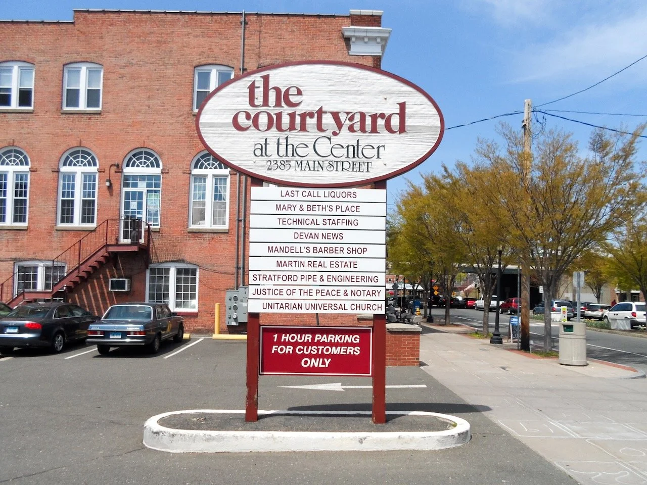 Connecticut-Courtyard-Signs - 1.jpeg