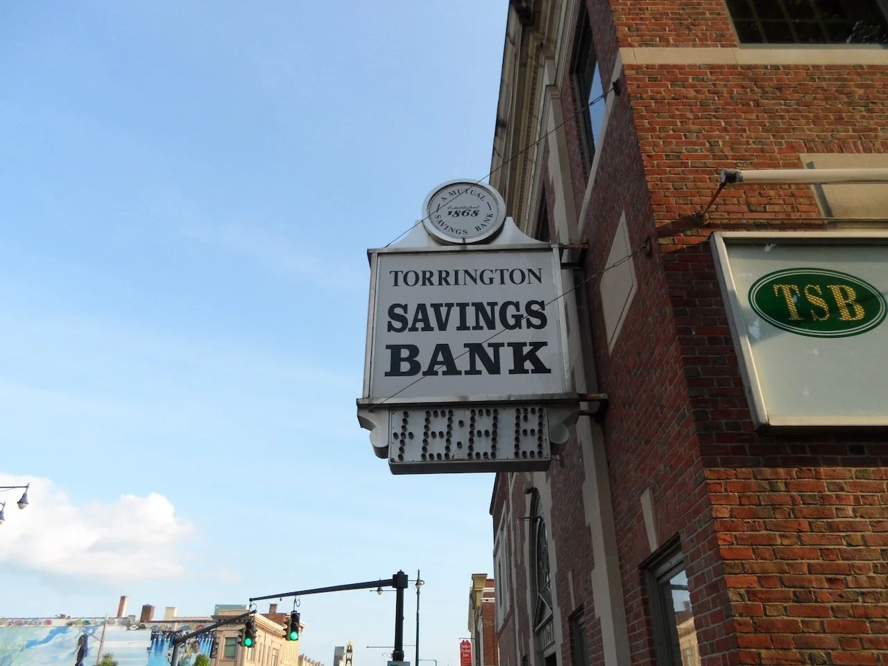 Blade Signs - Connecticut Signcraft Inc. - Manufacturers of Distinctive ...