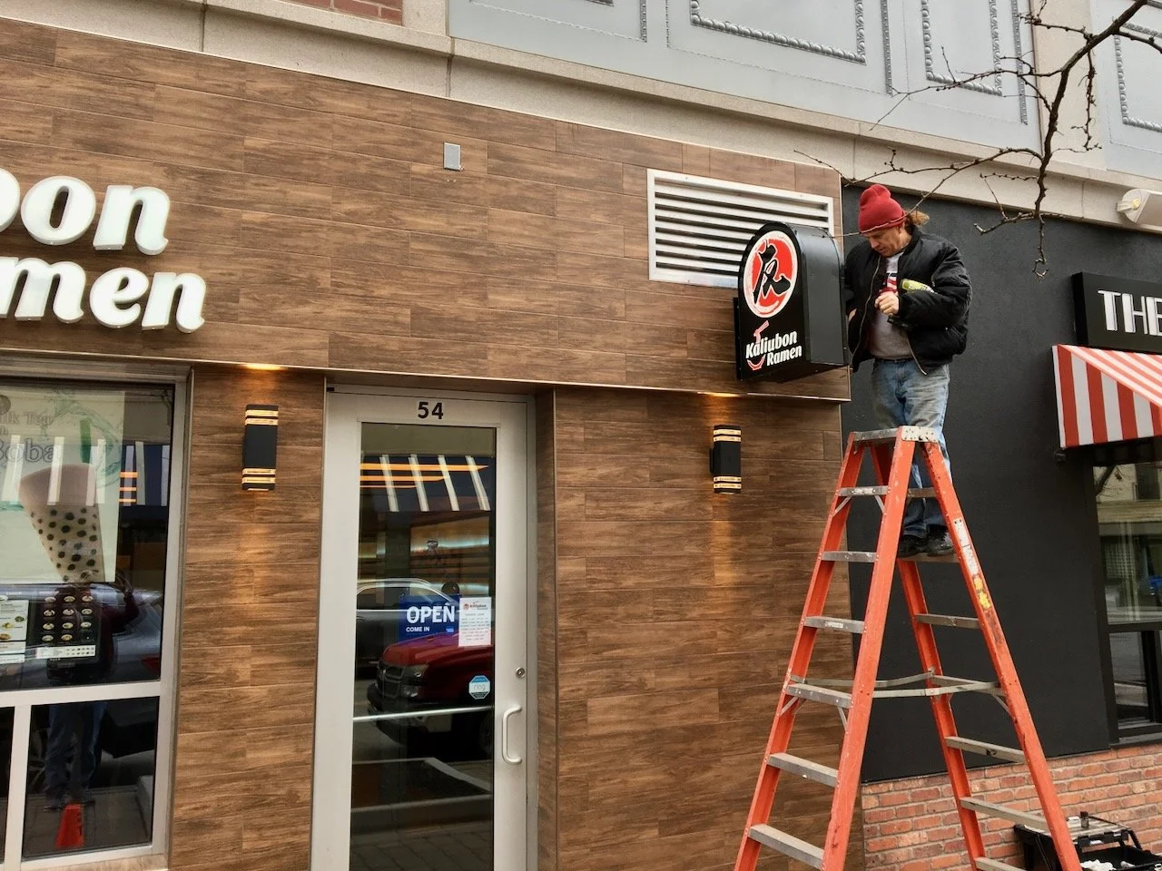 Lighted-Box-Sign-Installation-for-Restaurant - 1.jpeg