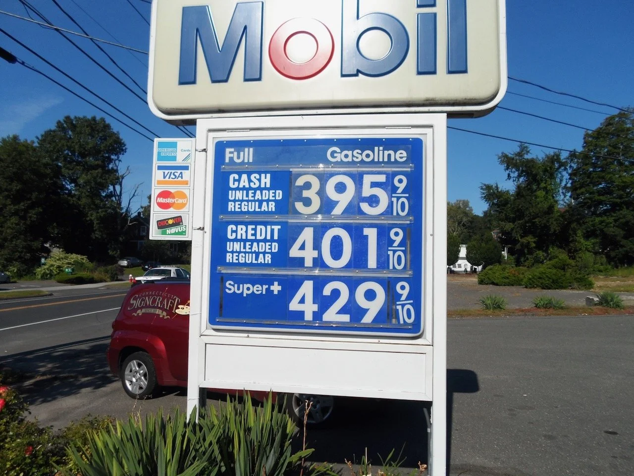 Connecticut-Gas-Signs - 1 (3).jpeg