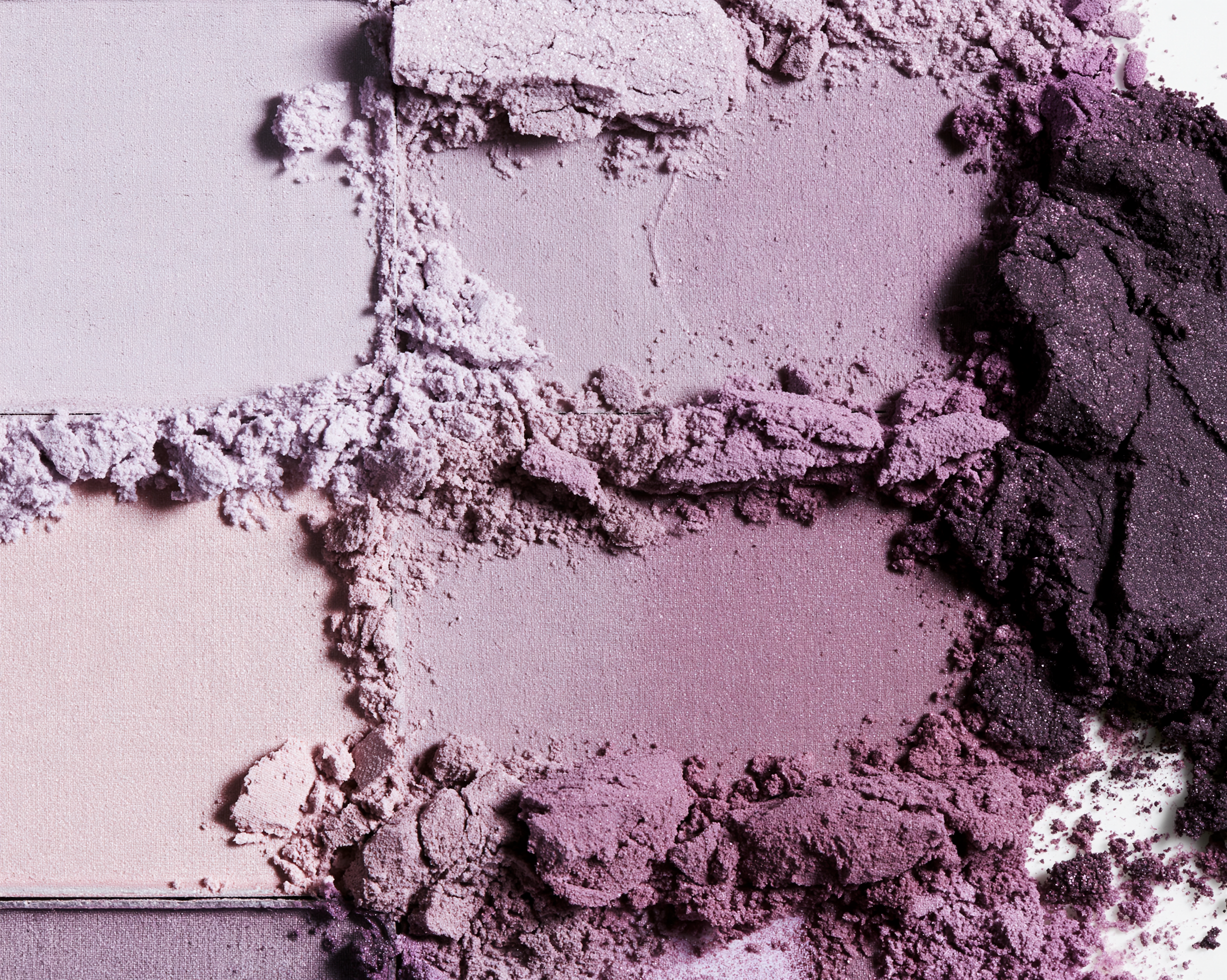 idkagency_An_experimental_luxury_beauty_editorial_photograph__8bd2acb0-a9a8-4105-ad03-f2a697bd19fc_3.png