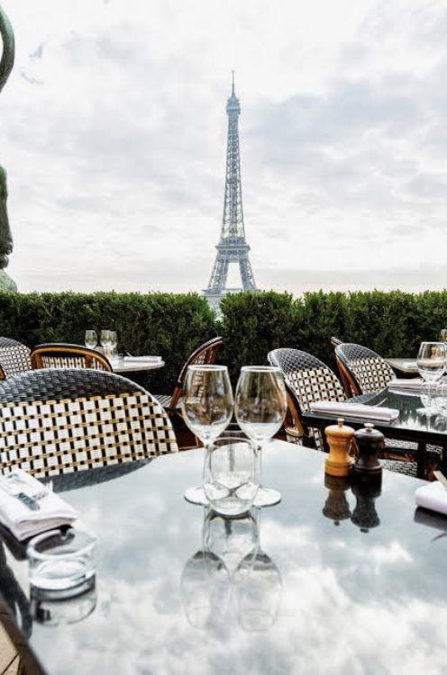Dîner romantique à Paris : 