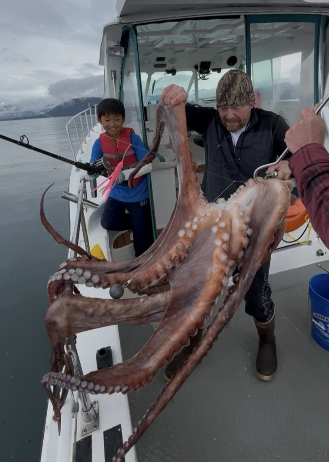 Juneau Full Day Fishing Trip (8 Hours) - Salmon & Rockfish. Entire Boat (Up To 6 People)