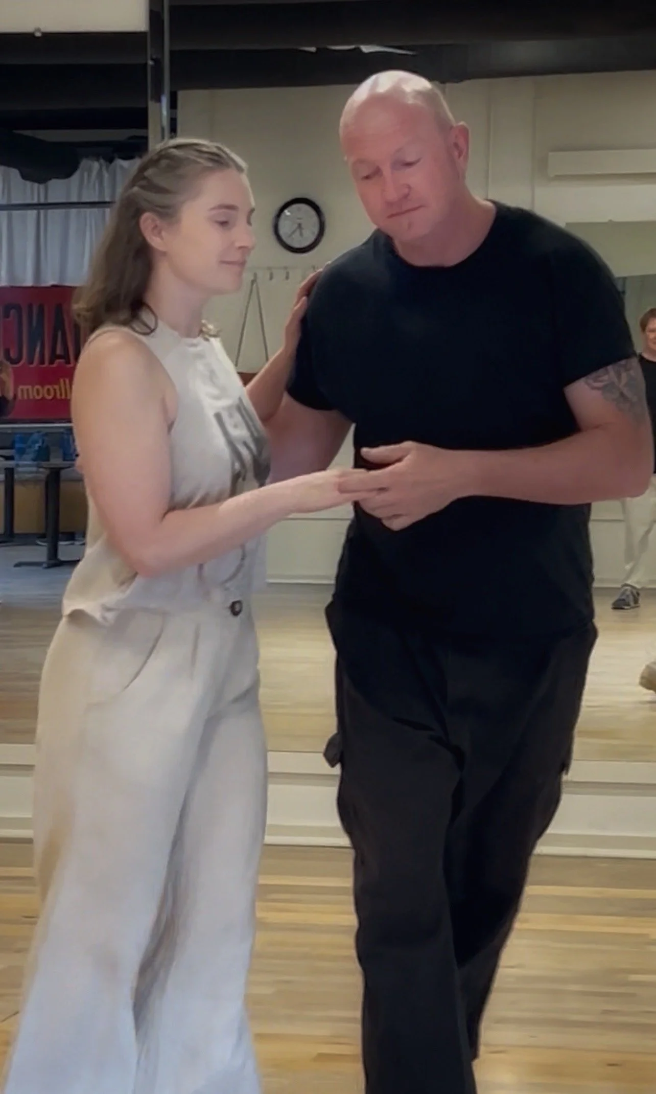 Why Discomfort Isn’t Always a Warning Sign: What Swing Dance Lessons Taught Me About Growth, Self-Trust, and Identity