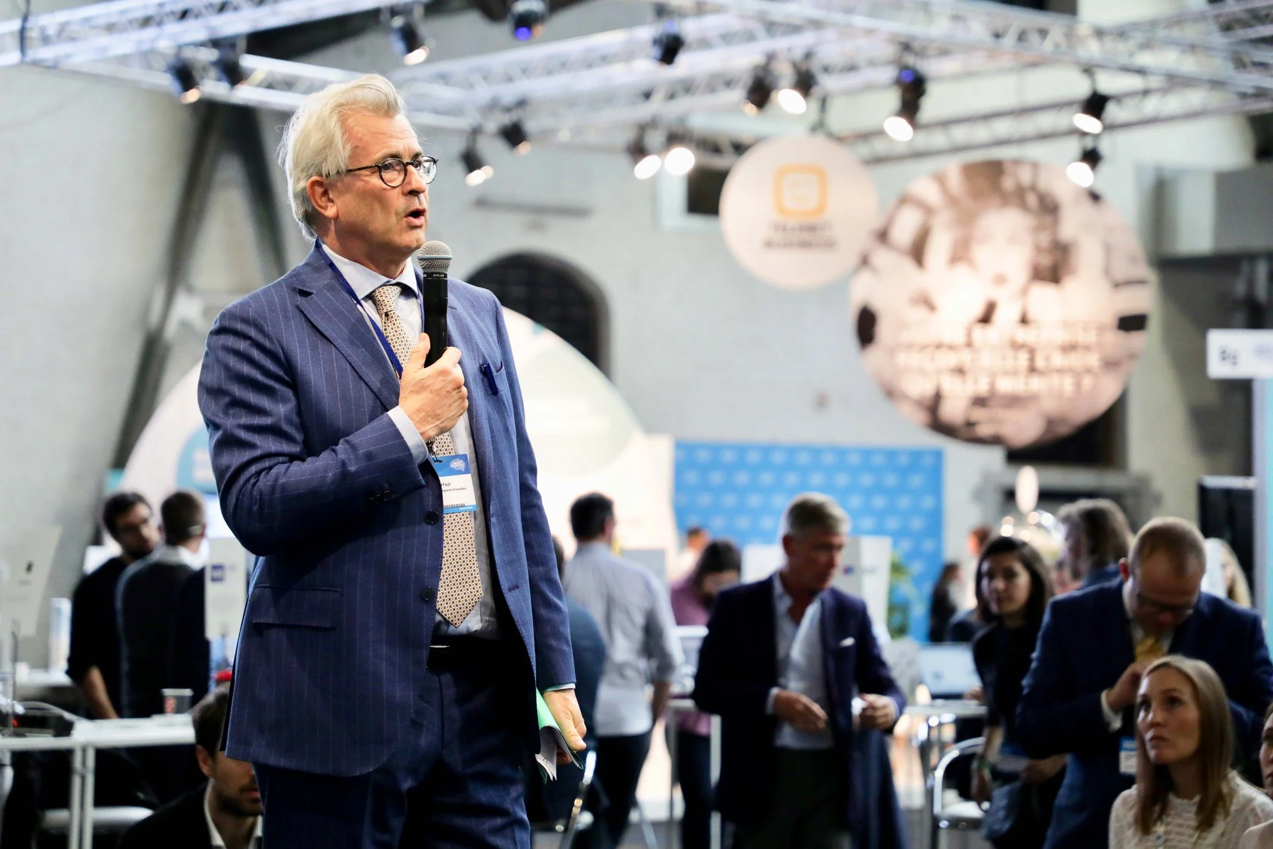 Clerfayt_Digital First_Micro_Buste.jpg