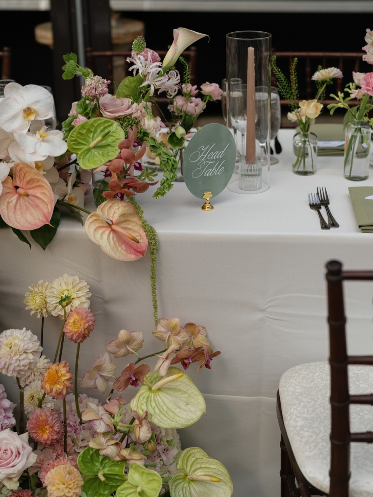 love how these table numbers came out 💚🌸

@karinaa492 @bradley_moss