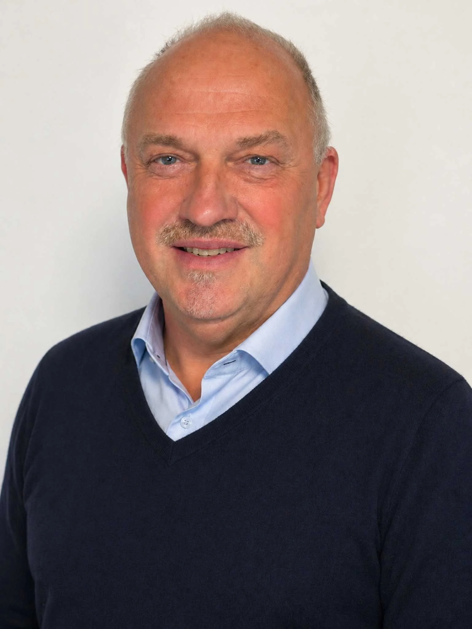 Portrait von Markus Müller, Ansprechpartner für Partnerbetreuung und Vertriebsbegleitung bei 2Moskito. Spezialisiert auf Praxisberatung, Vertriebsunterstützung und technische Begleitung im Handwerk