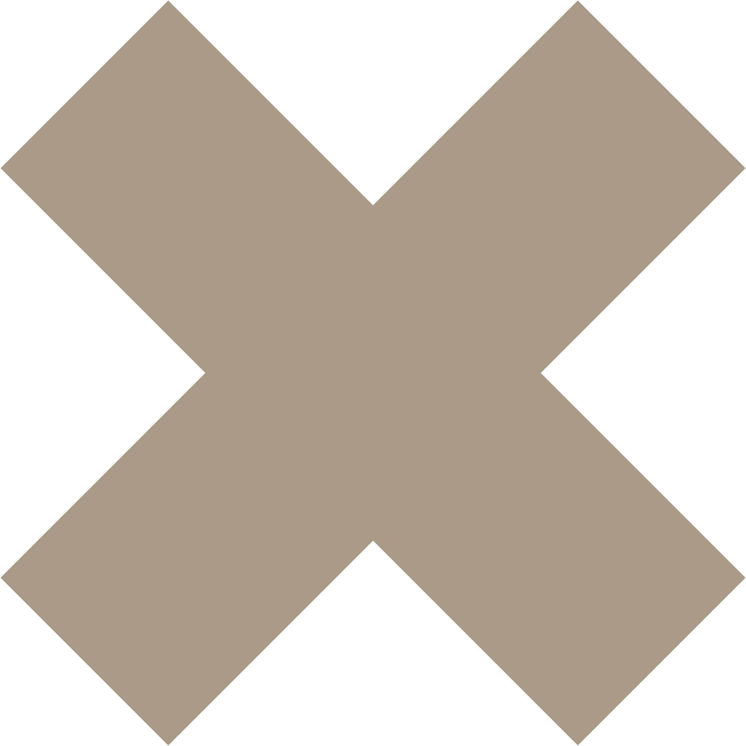 Das Bild zeigt eine braune, zweidimensionale Quadratform mit sichtbaren schwarzen Ecken, die in einer diagonalen Ausrichtung angeordnet sind.