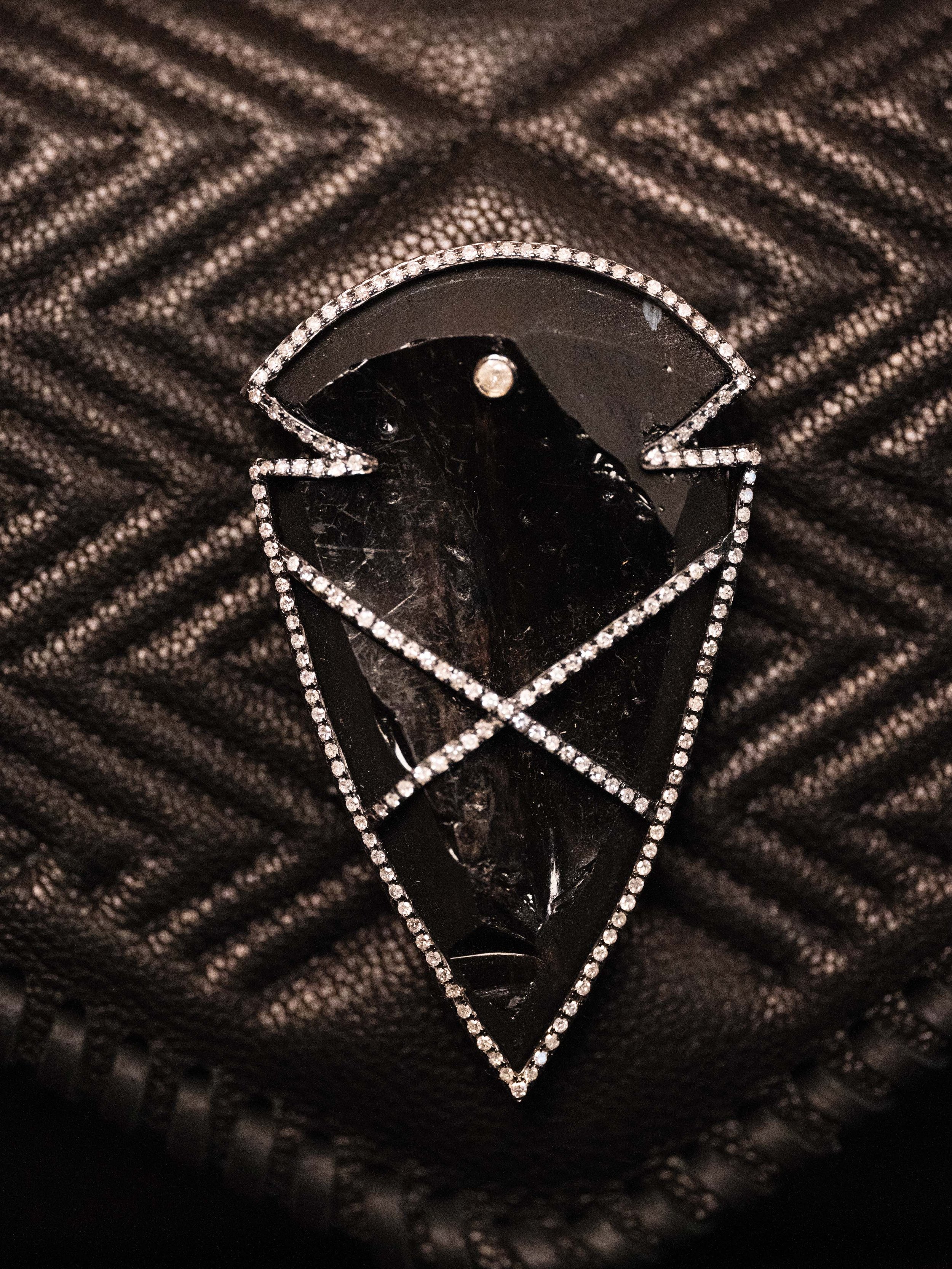 Cecilia Clutch(zigzag) Arrowhead Detail.jpg