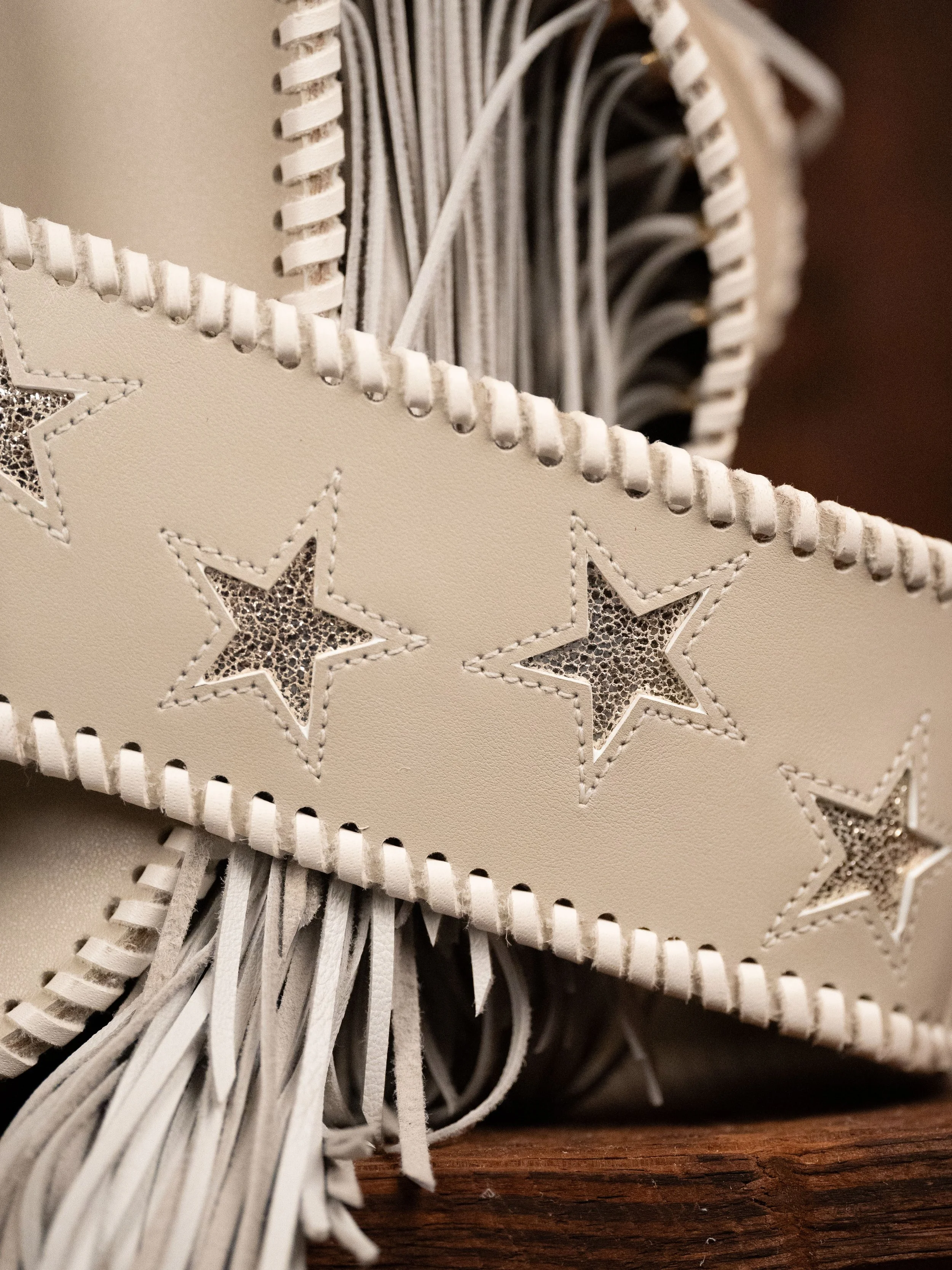 Stella Off White Handele Detail.jpg