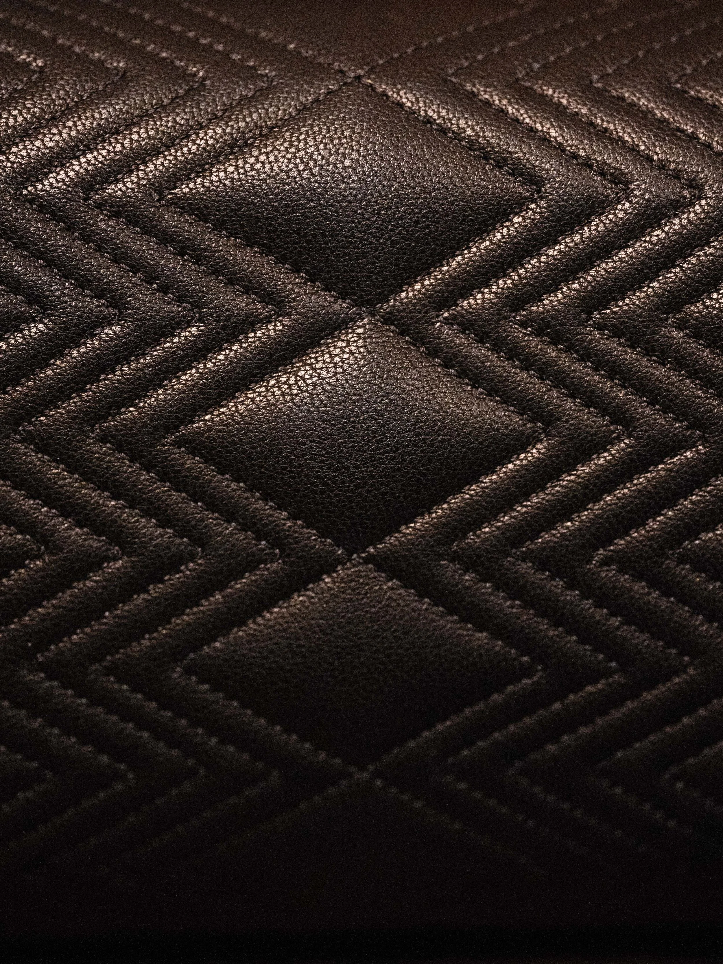 Cecilia Clutch(zigzag) Back Detail.jpg