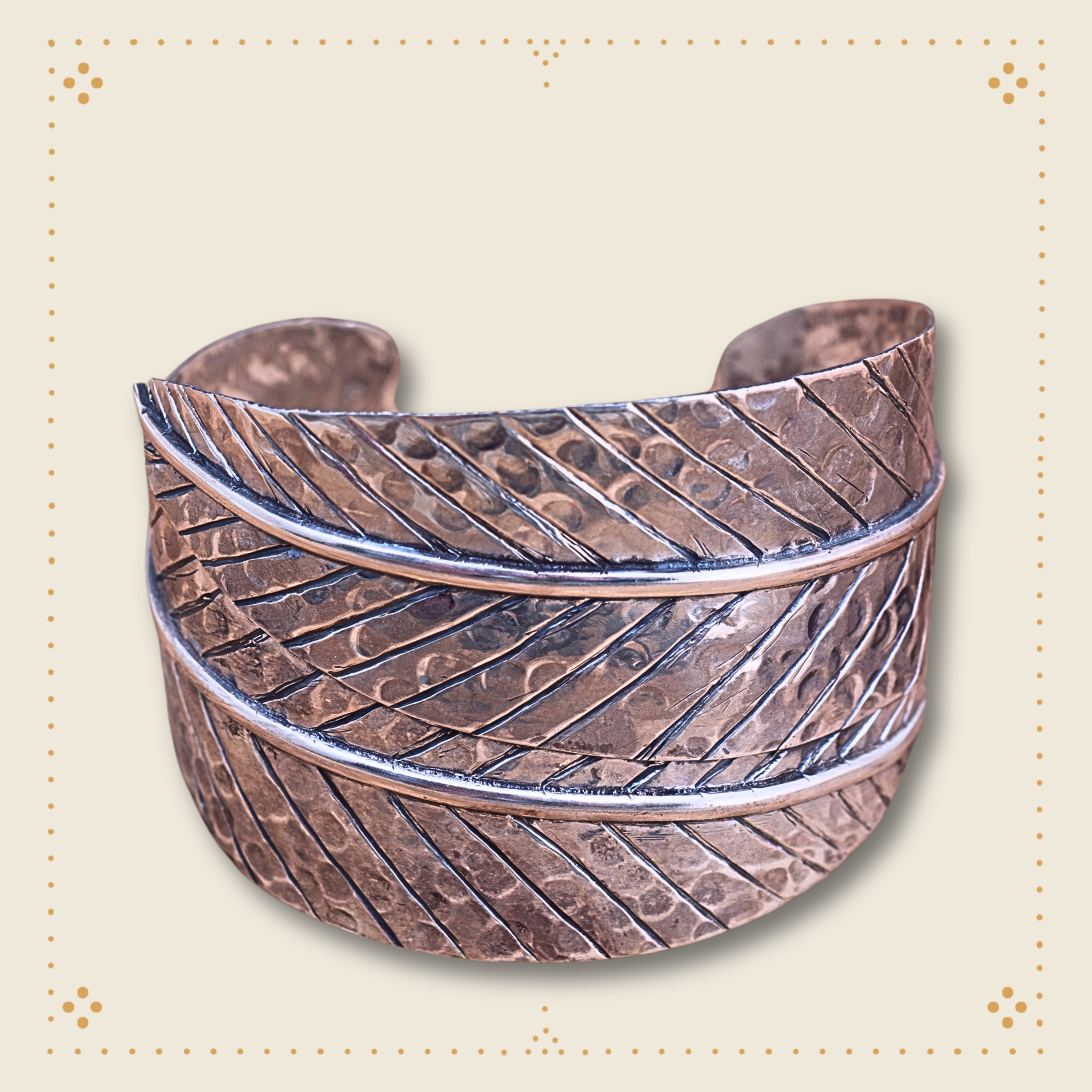 INTERLOCKED LEAVES BRACELET