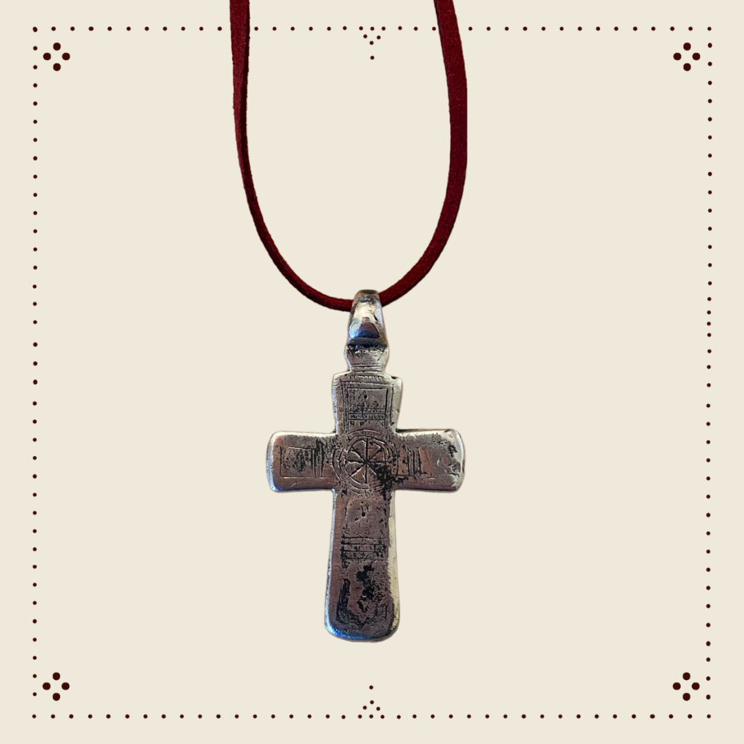 SILVER MEKELLE NECK CROSS