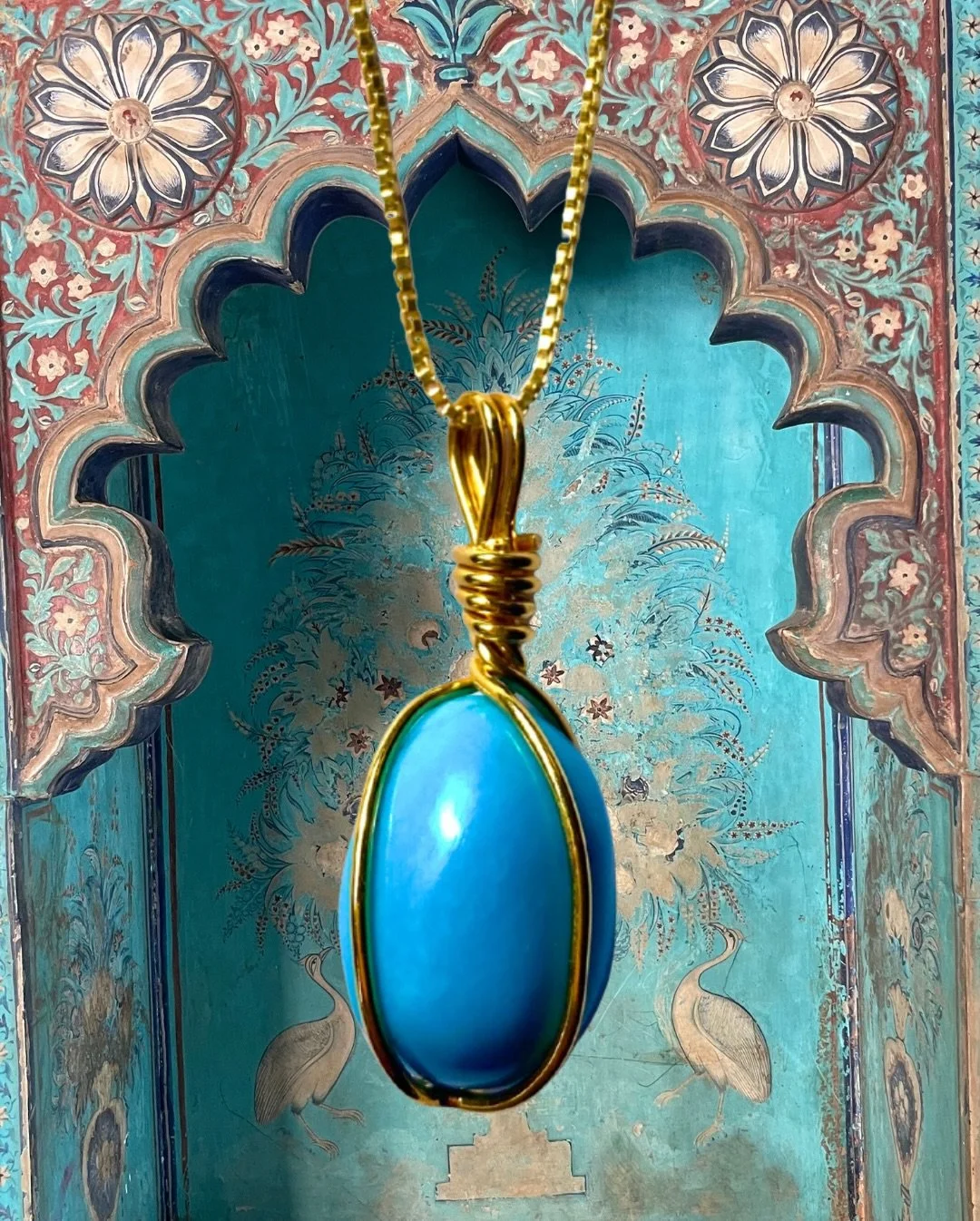 Better than chocolate and a lot longer lasting, the Turquoise Egg Necklace is handmade by our talented artisan crafts people, each one unique. Happy Easter 🐣 to one and all. Which would you rather?
.
.
#easter #ethicaljewellery