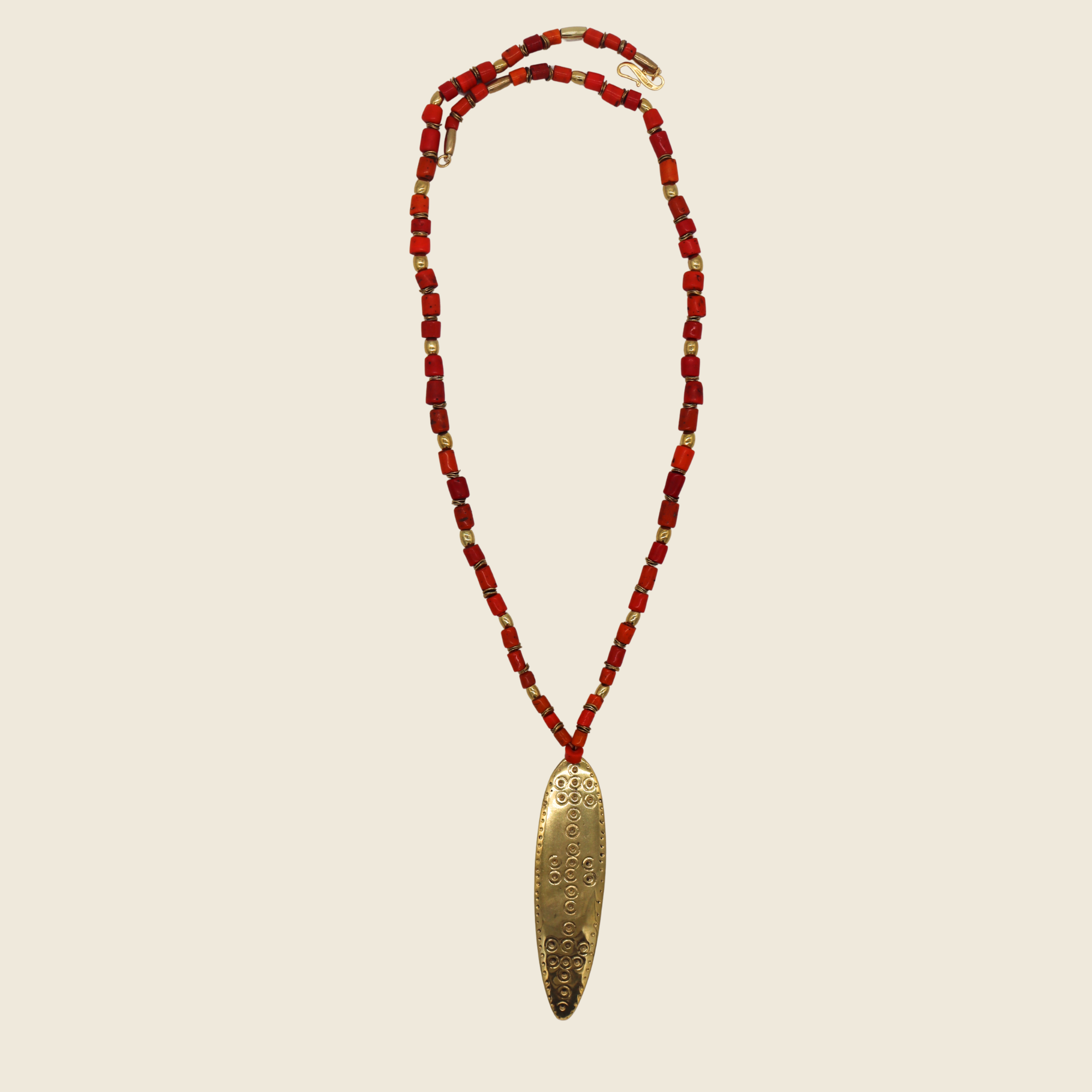 DINKA pendant with Chamelian's eyes.png
