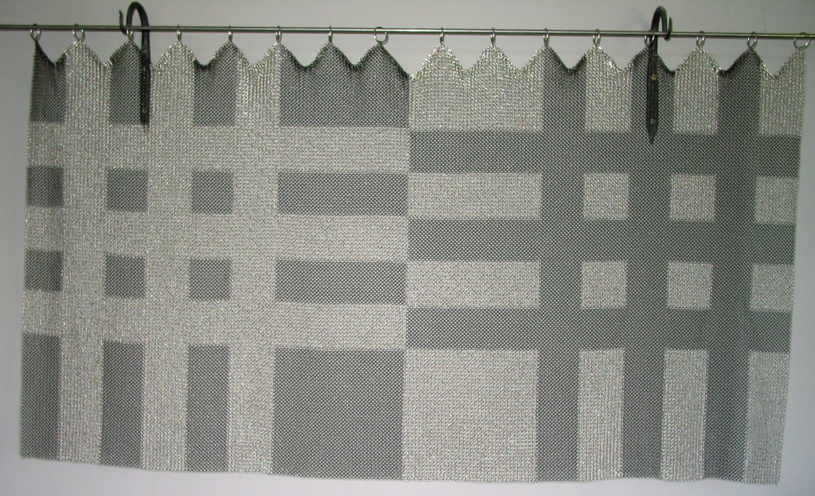 Burberry – Inlayed curtains