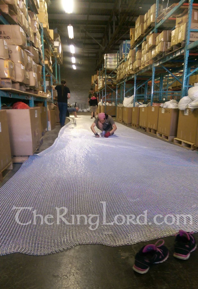 Hilton Double Tree in McAllen,TX - 1.13 MILLION ring panel project
TheRingLord wove a 1.13 MILLION ring curtain project in 8 weeks! The 3 curtains were each 10ft x 65ft and made from saw cut anodized aluminum 12g 1/2" silver color rings. Each curtain