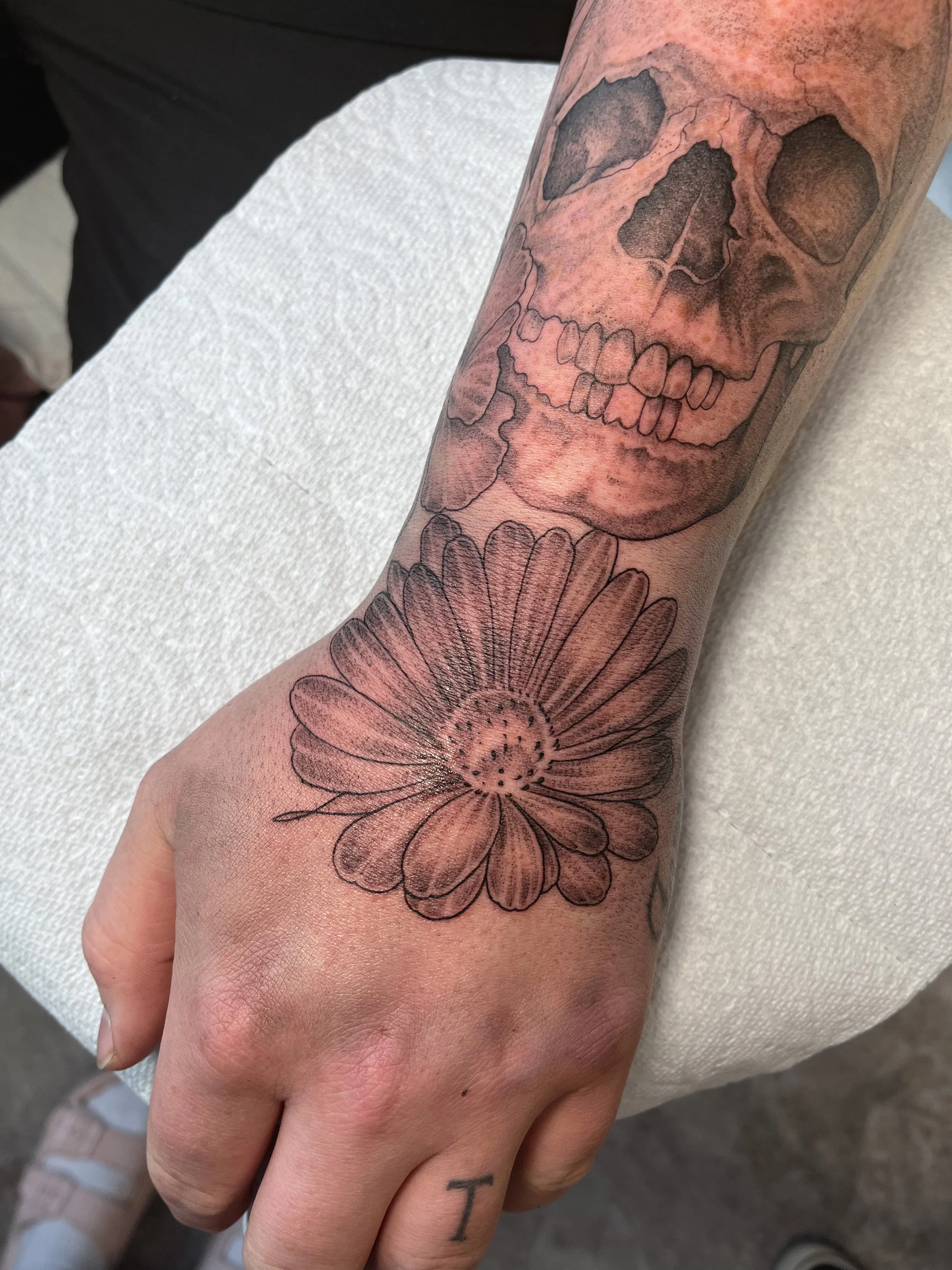 Skull sleeve 4.JPEG