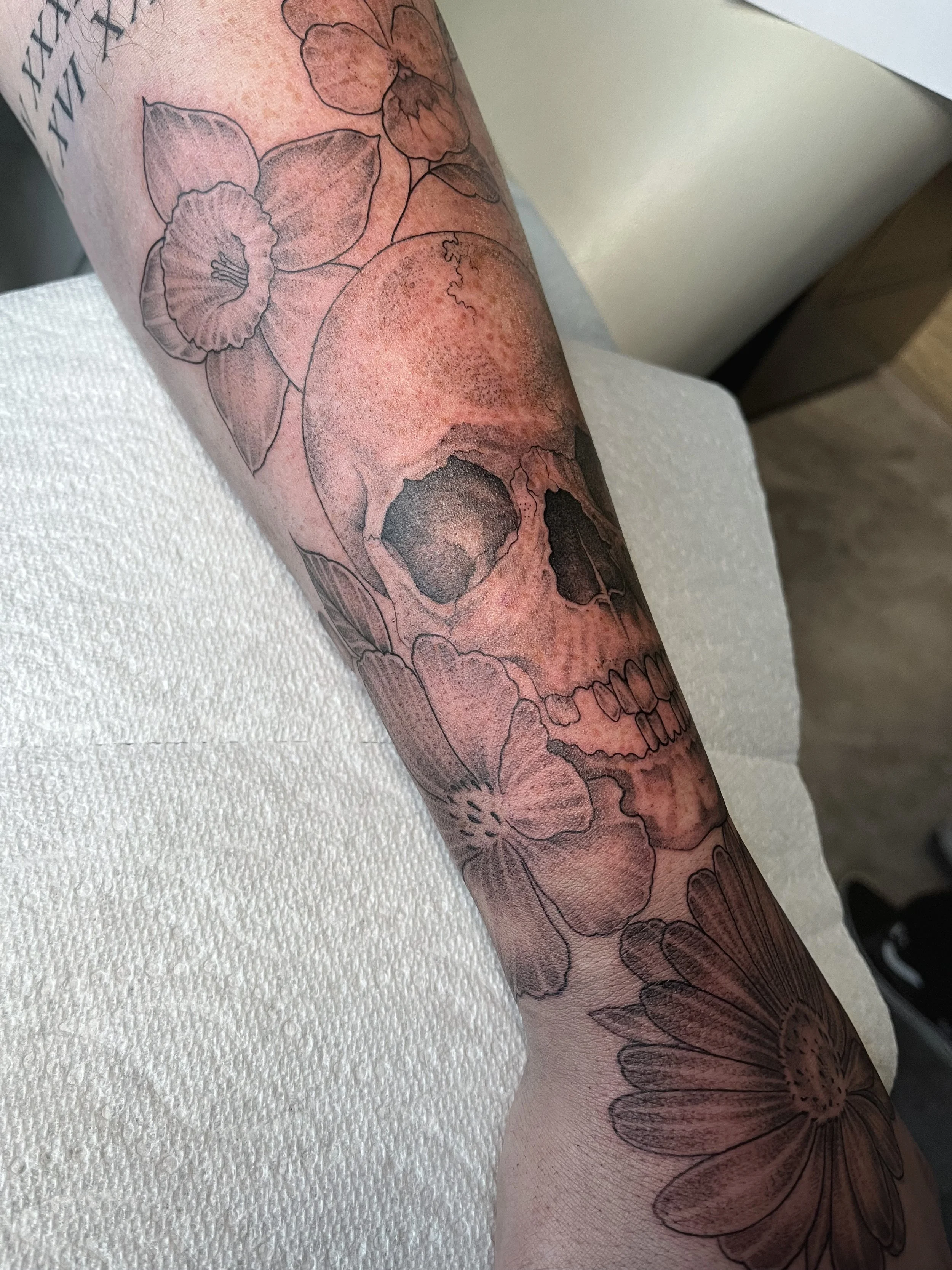 Skull sleeve 3.JPEG