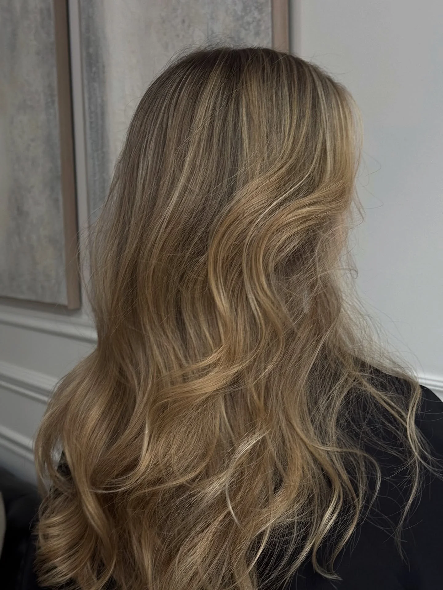 same blonde , two different lightings 📸