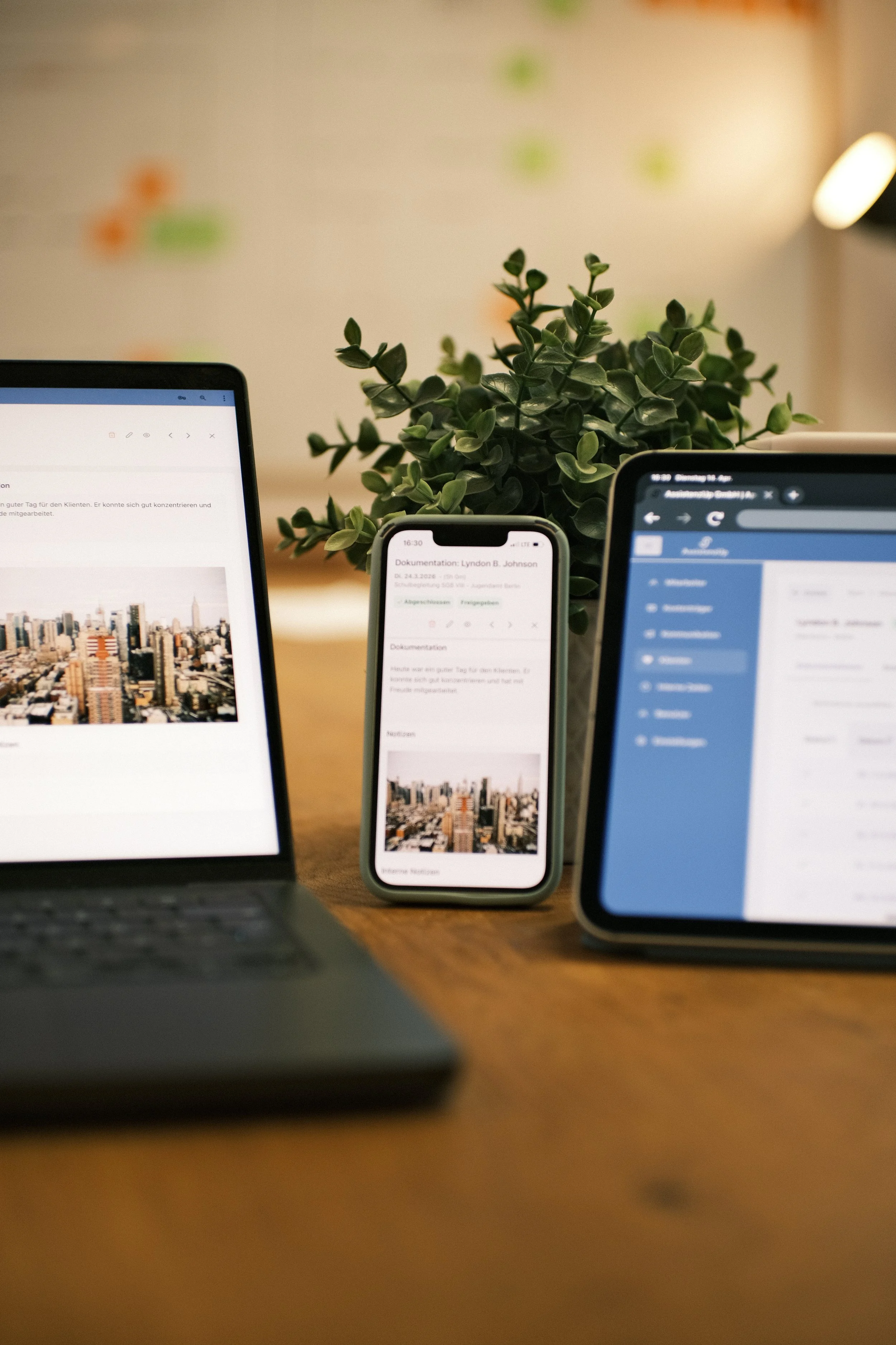 Die App im Einsatz auf mehreren Geräten