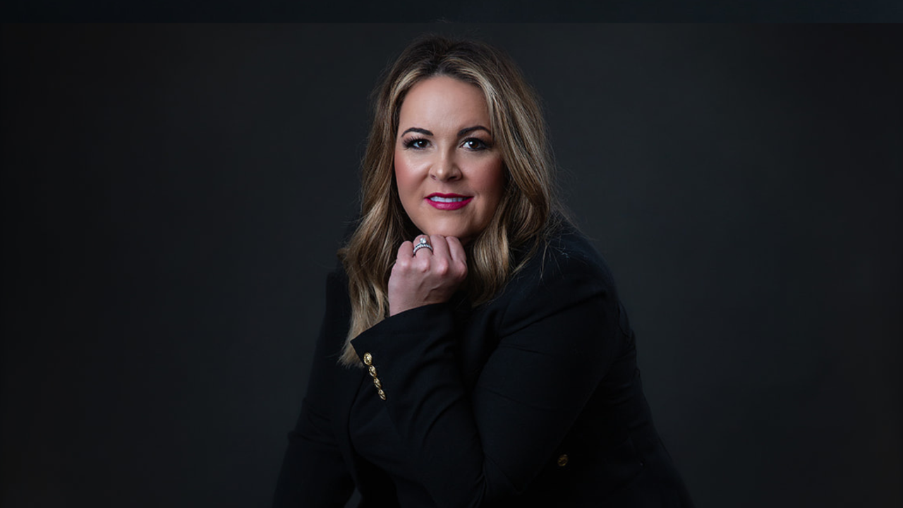 What Is a Business Consultant and What Are the Benefits of Using One?