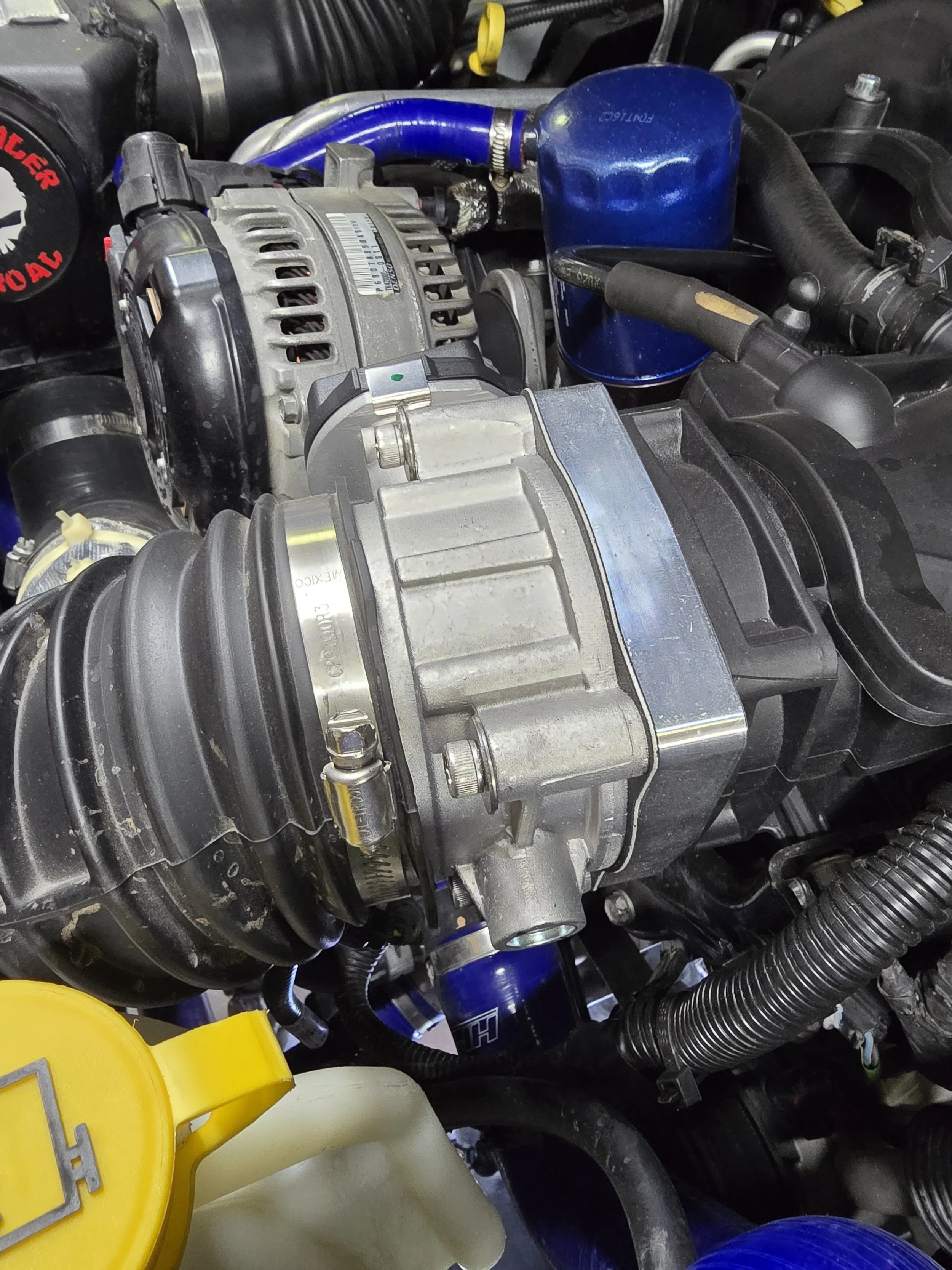 throttle_v8_closeup.jpg