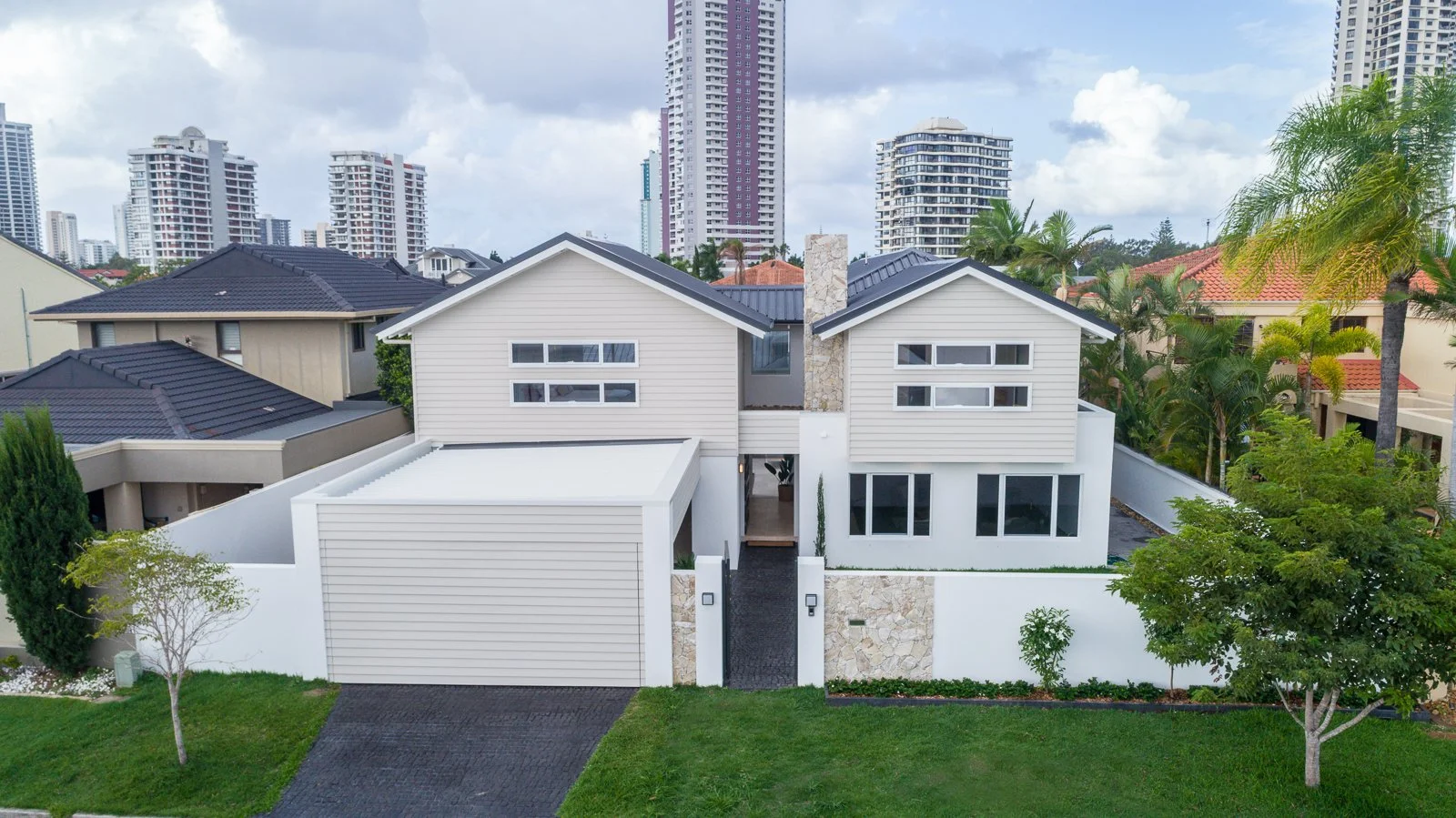 WEB_DRONE_17 Seafarer Court, Surfers Paradise-4.jpg